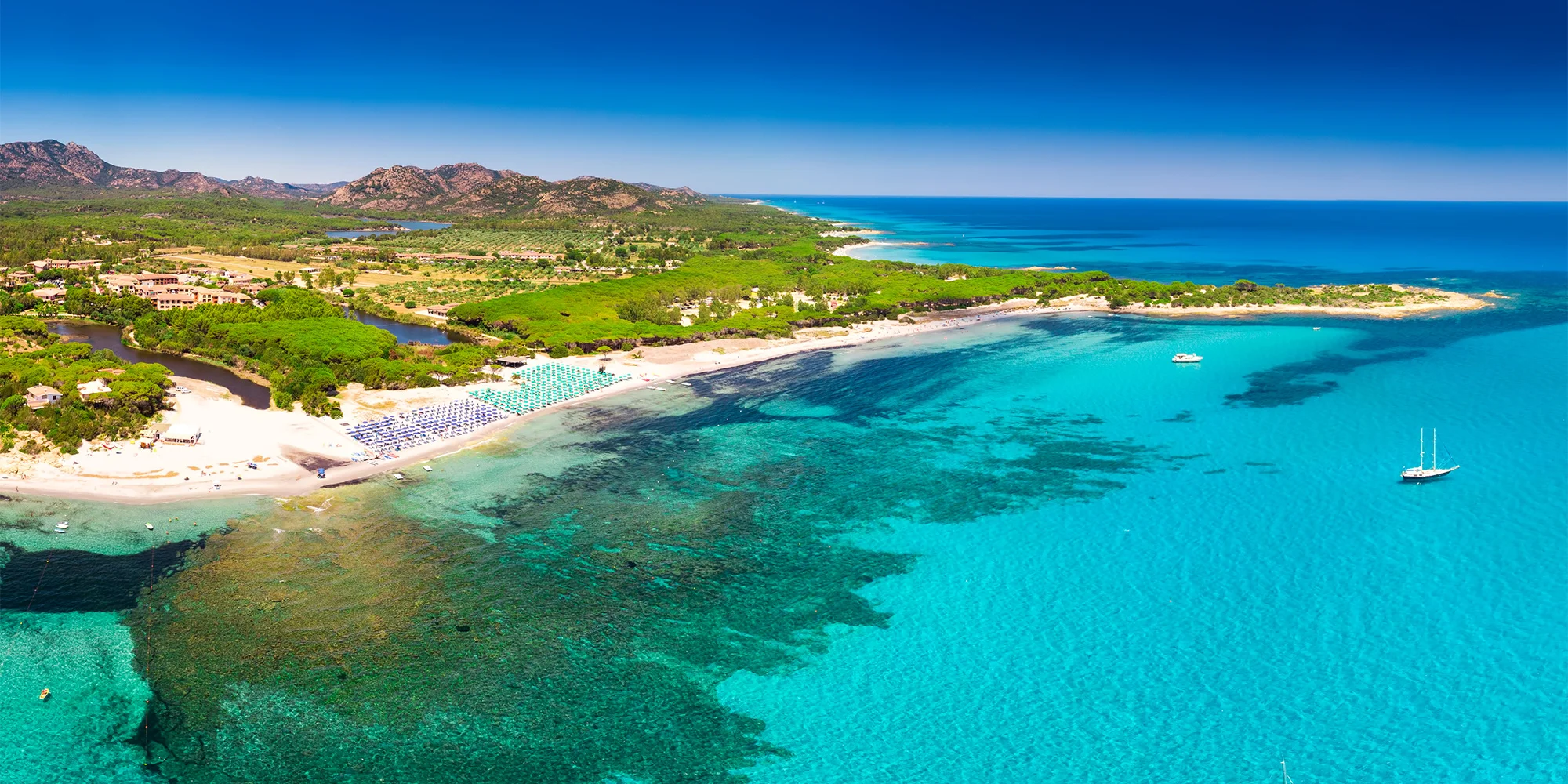 Rodinná dovolená na Sardinii: resort nedaleko písečné pláže, all inclusive light, animace