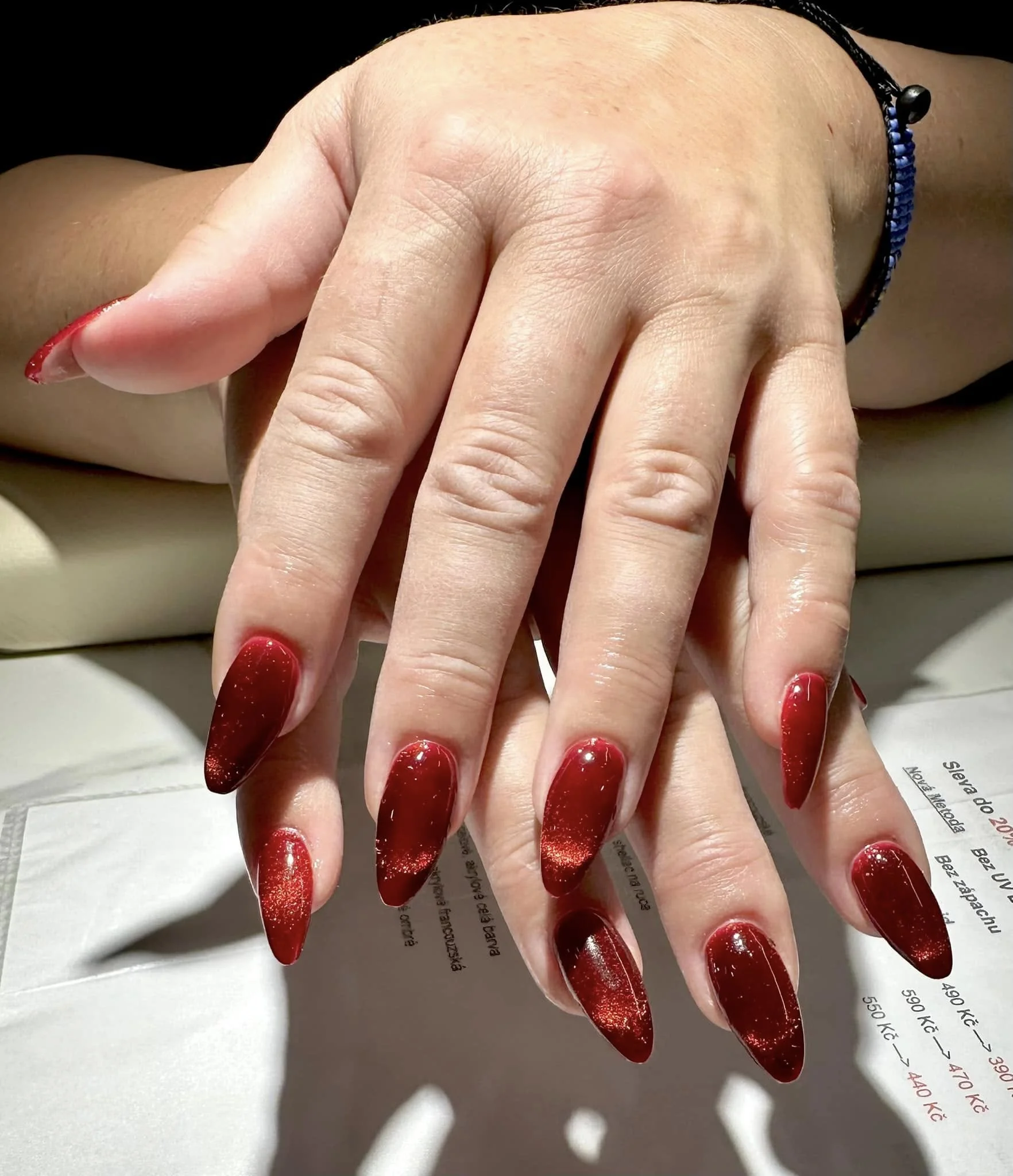Nehty, které zazáří: manikúra, pedikúra, gelový lak, shellac i masáž