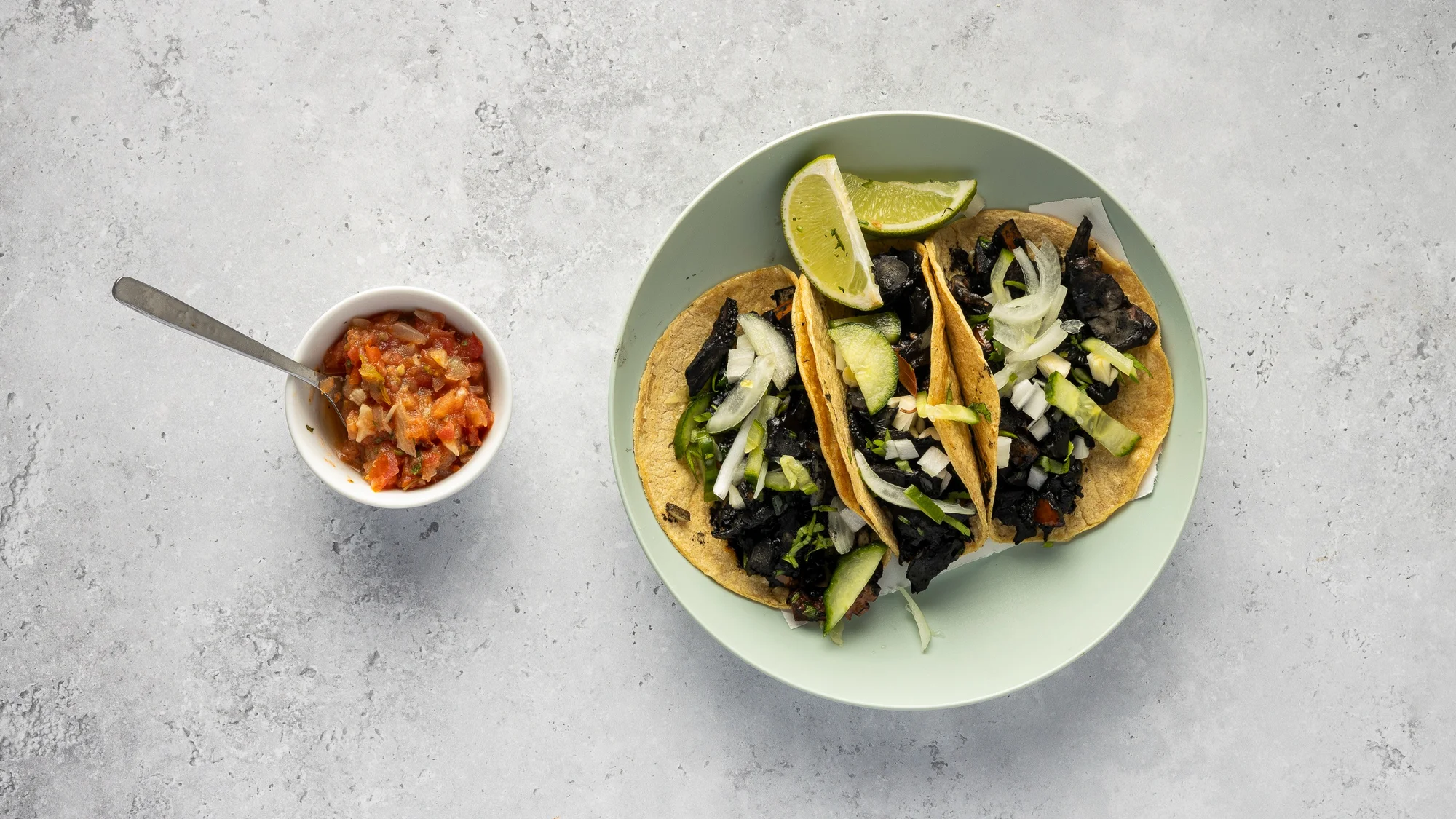 4chodové mexické menu pro 2 osoby: předkrm, polévka, tacos, dezert a mexické pivo nebo limonáda