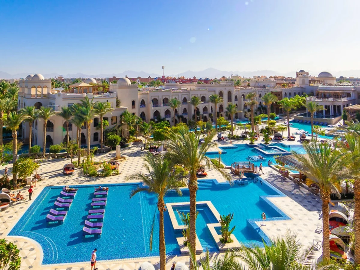 Letecký zájezd do Egypta: 5* hotel v Hurghadě jen pro dospělé, pláž, bazény a all inclusive