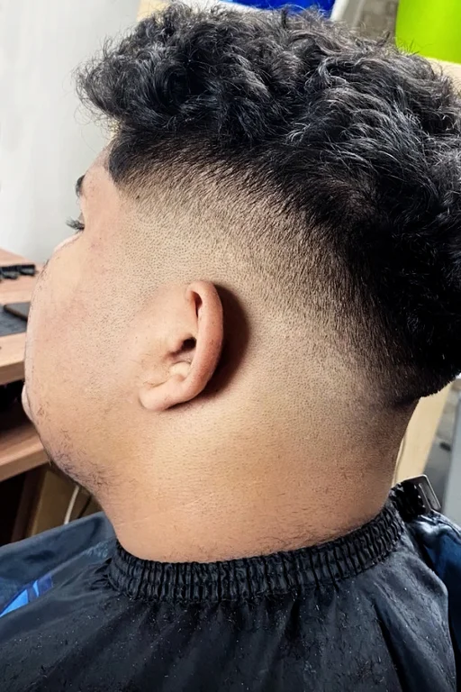 Barber Hustopeče: střih pro chlapce i nový účes vč. vousů pro pány