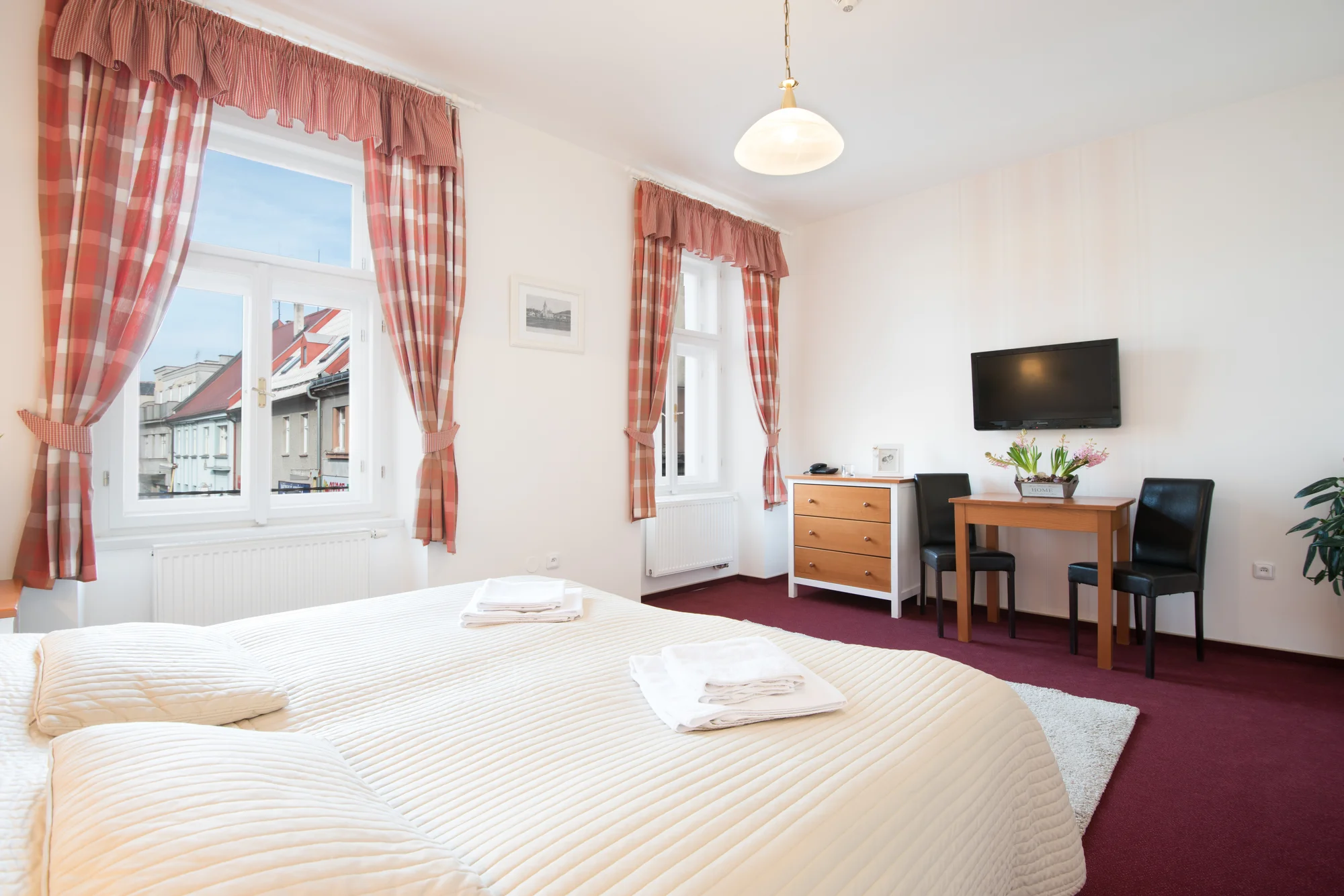 Pobyt v srdci Českého ráje: hotel se snídaní i polopenzí s degustační večeří