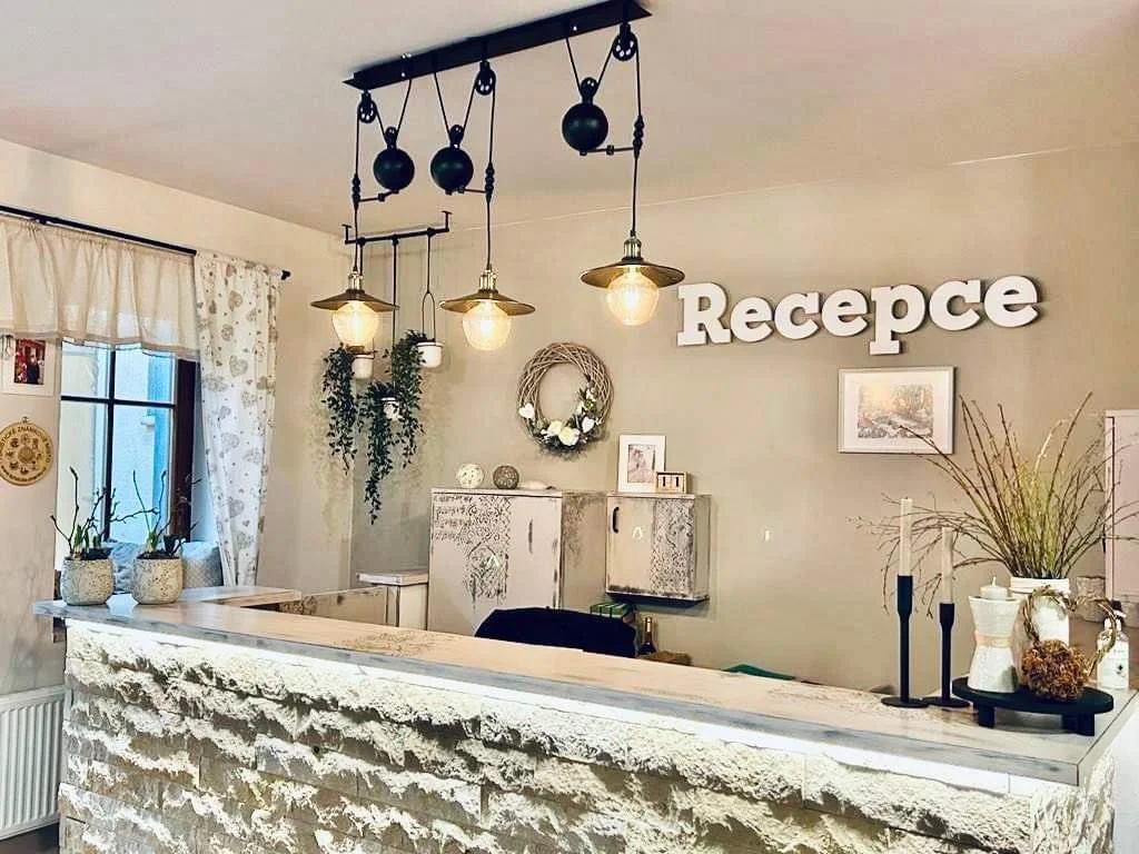 Pobyt v srdci Českého ráje: hotel se snídaní i polopenzí s degustační večeří