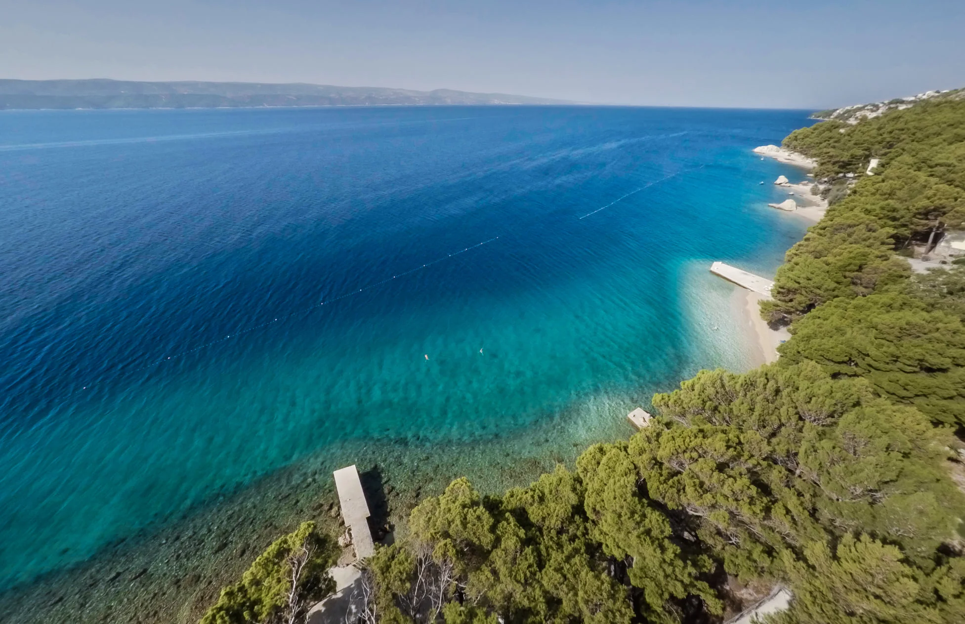 Plážový resort u Omiše: all inclusive light, bungalov až pro 4 osoby, v létě animace
