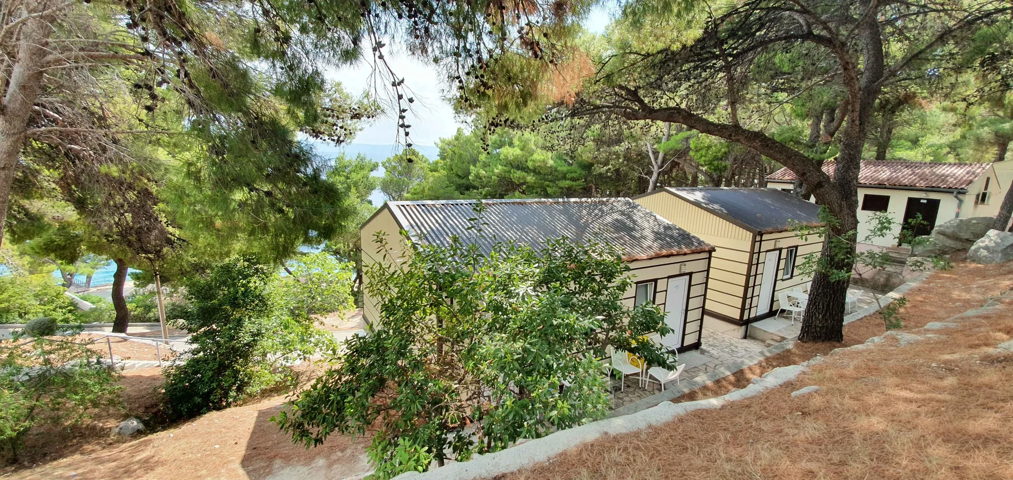 Plážový resort u Omiše: all inclusive light, bungalov až pro 4 osoby, v létě animace