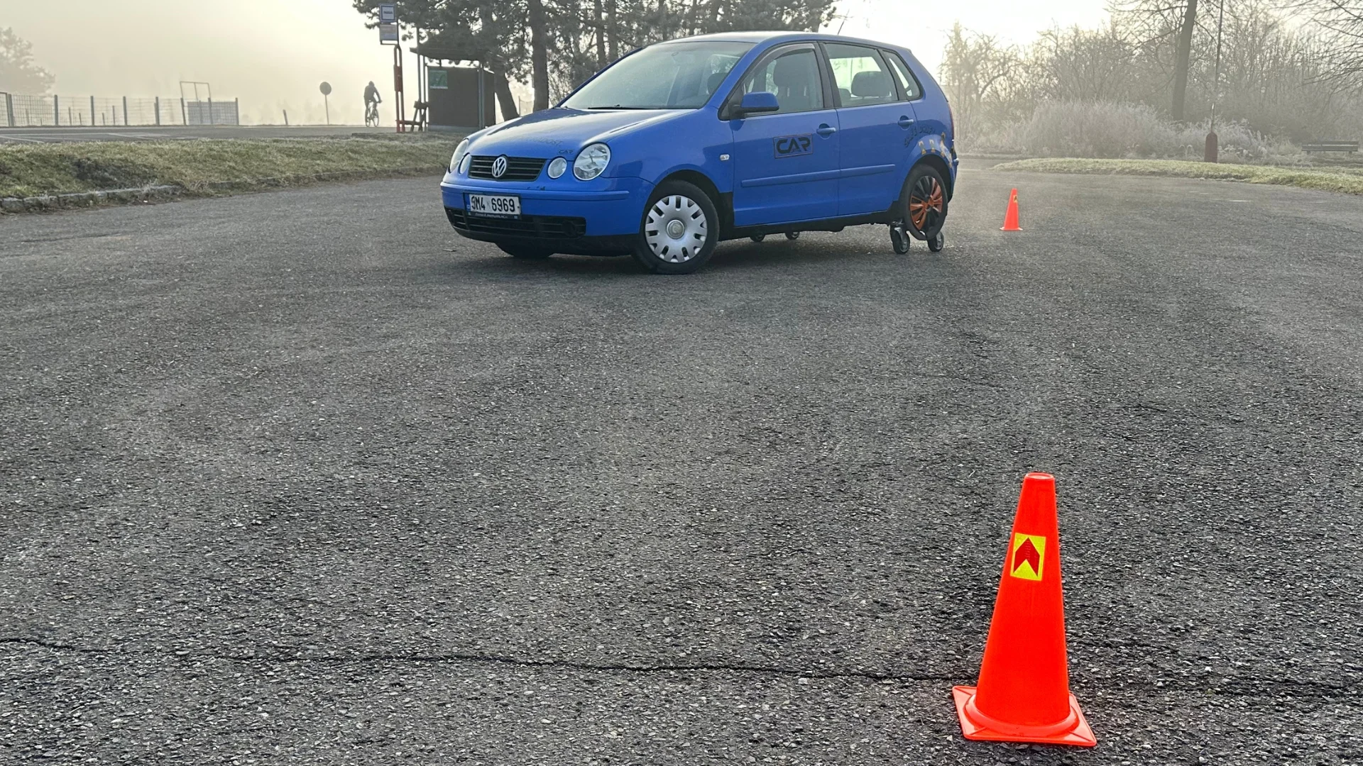 Zážitky za volantem: kurzy smyku a bezpečného driftování u Příbrami