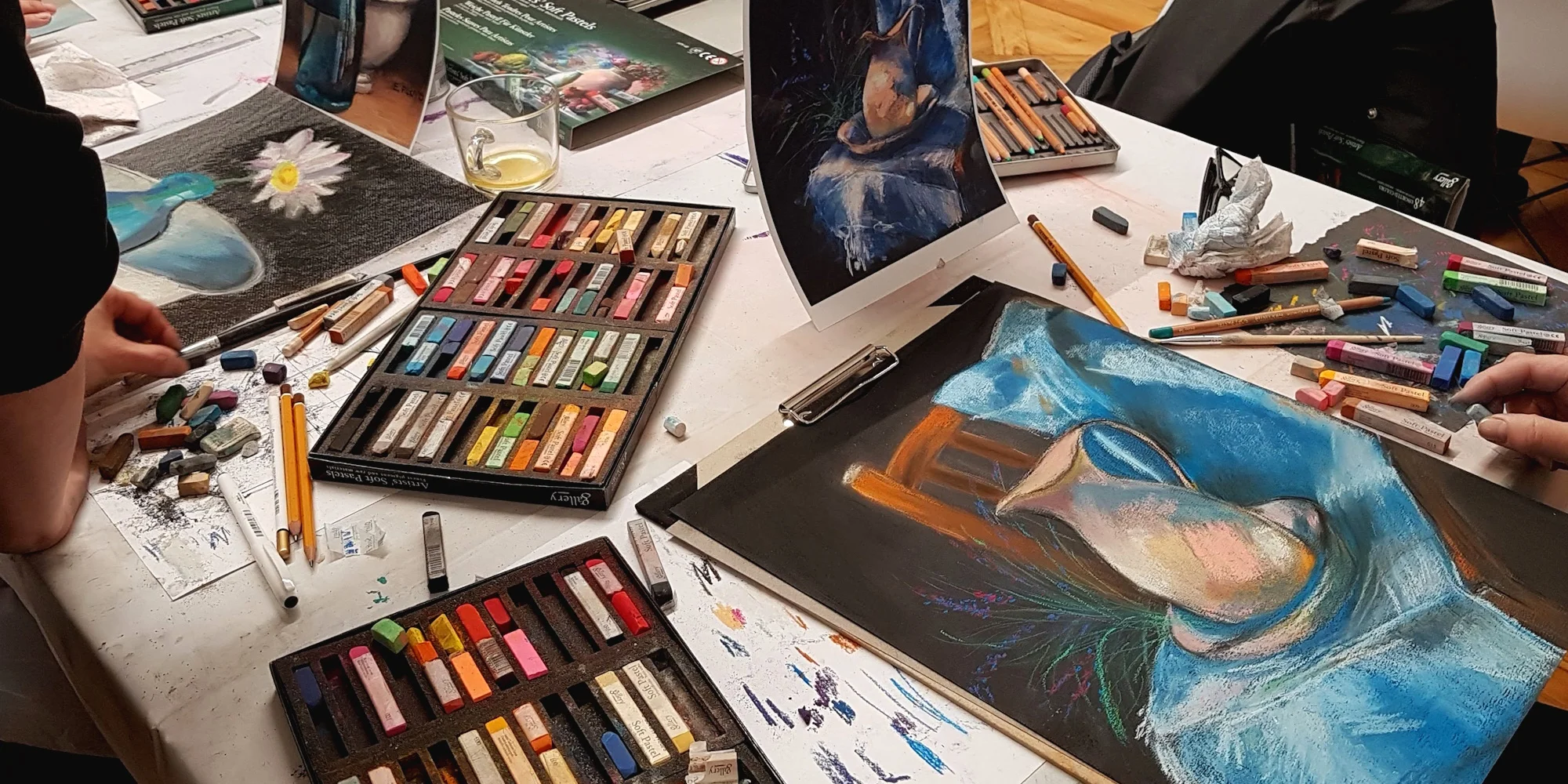 Víkendové kurzy malby, kresby a uměleckých technik: akvarel, akryl, pastely, pastelky či sketching