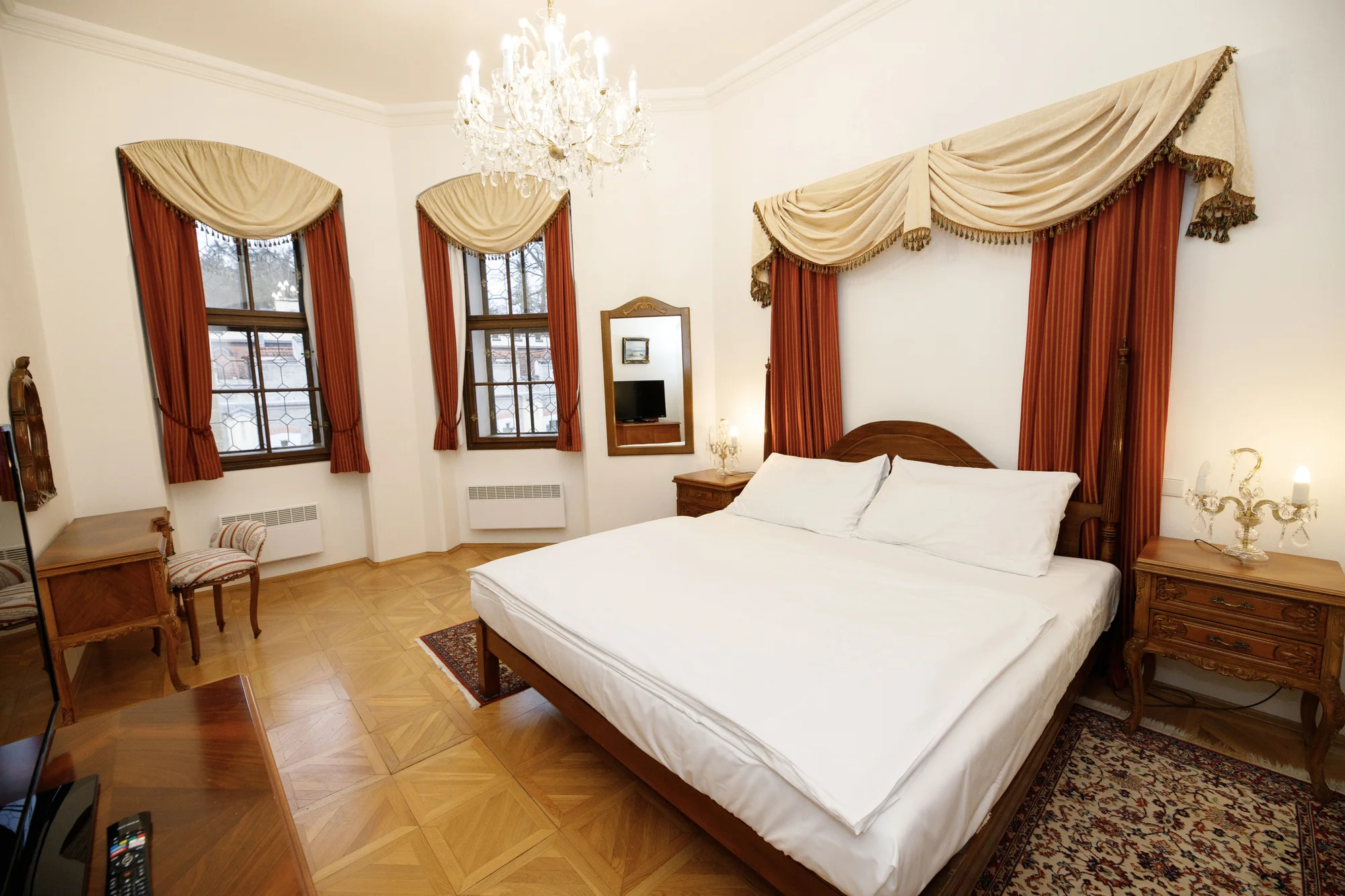 Romantika v Hluboké nad Vltavou: 4* zámecký hotel, luxusní wellness i jídlo