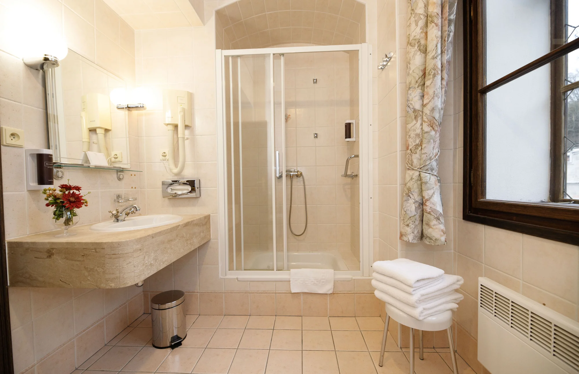 Romantika v Hluboké nad Vltavou: 4* zámecký hotel, luxusní wellness i jídlo