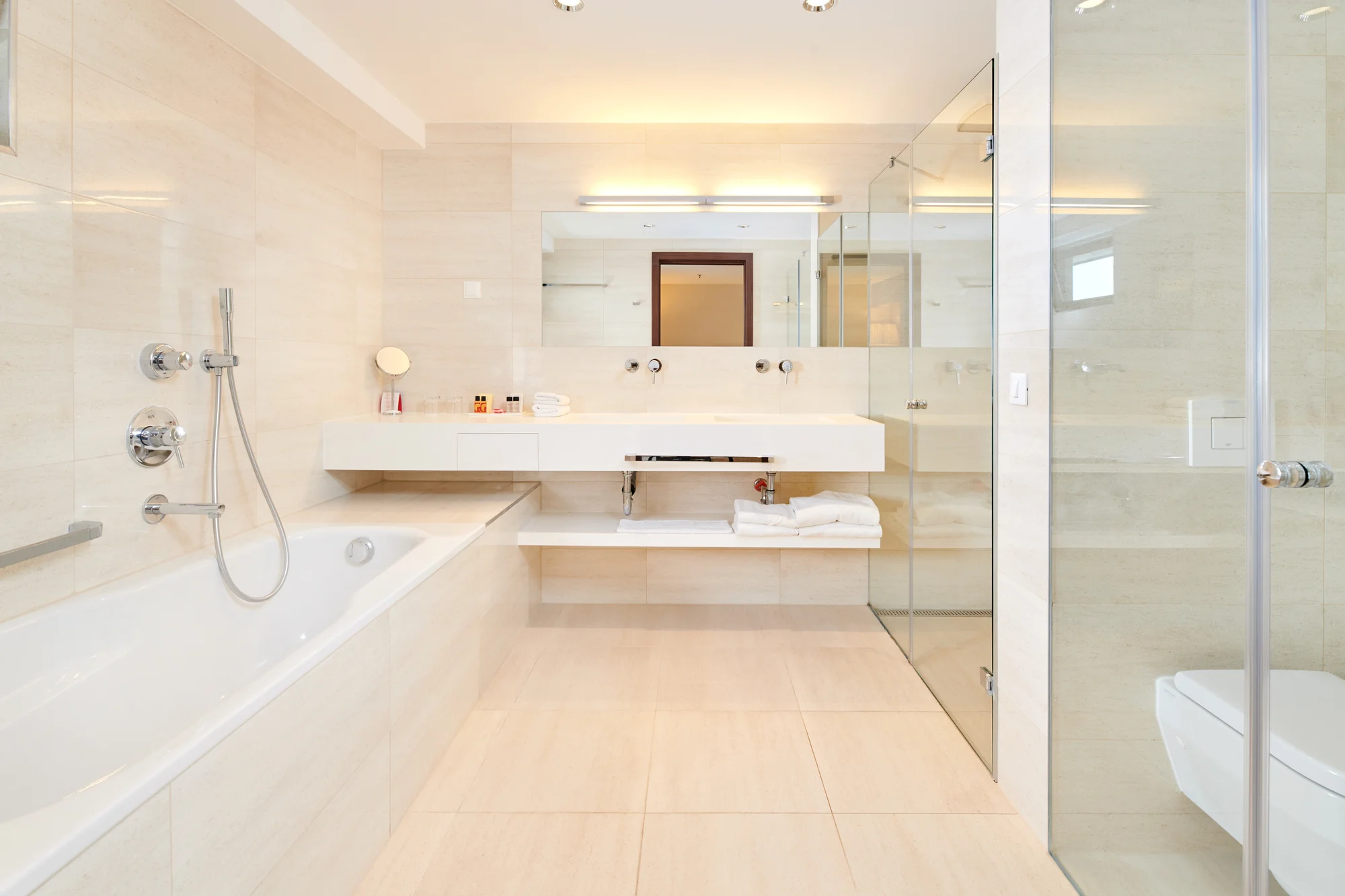 Moderní hotel v chorvatské Poreči: přímo u pláže, s polopenzí a wellness