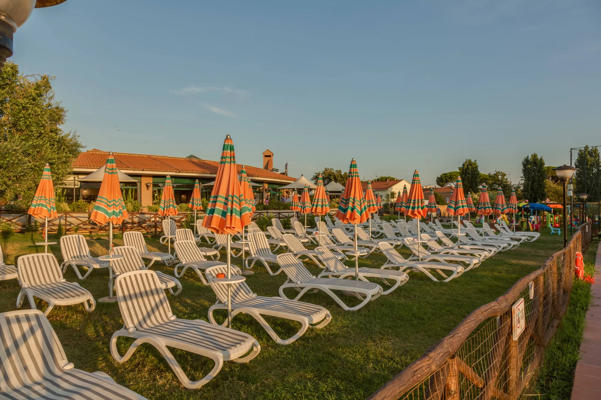 Apartmány v Itálii: polopenze, bazén, vodní sporty, animace i půjčení kol