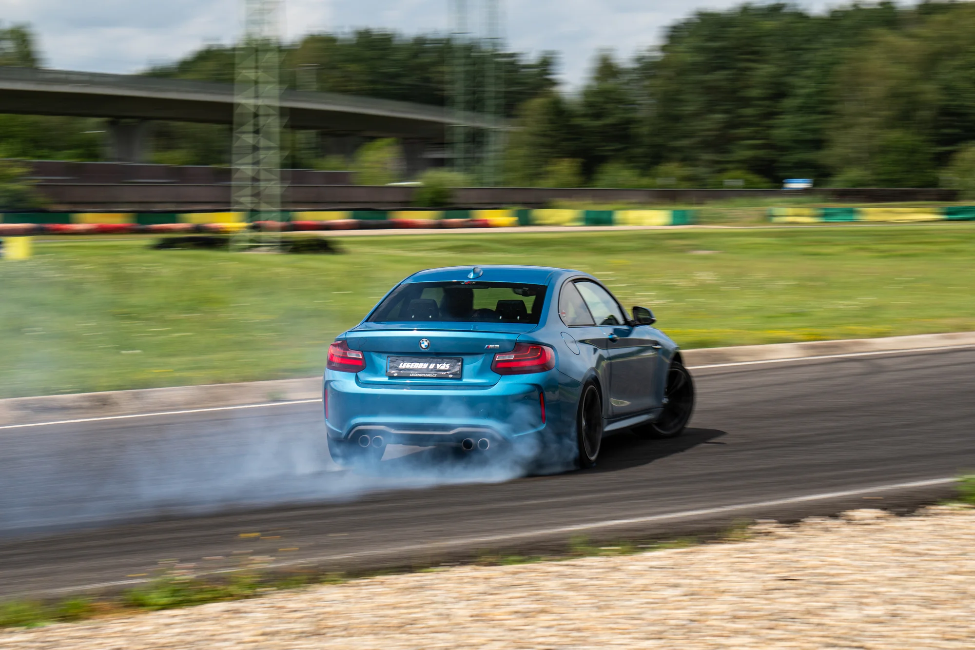 20–40 min. parádní jízdy v BMW M2 F87 na okresní silnici jako řidič či spolujezdec