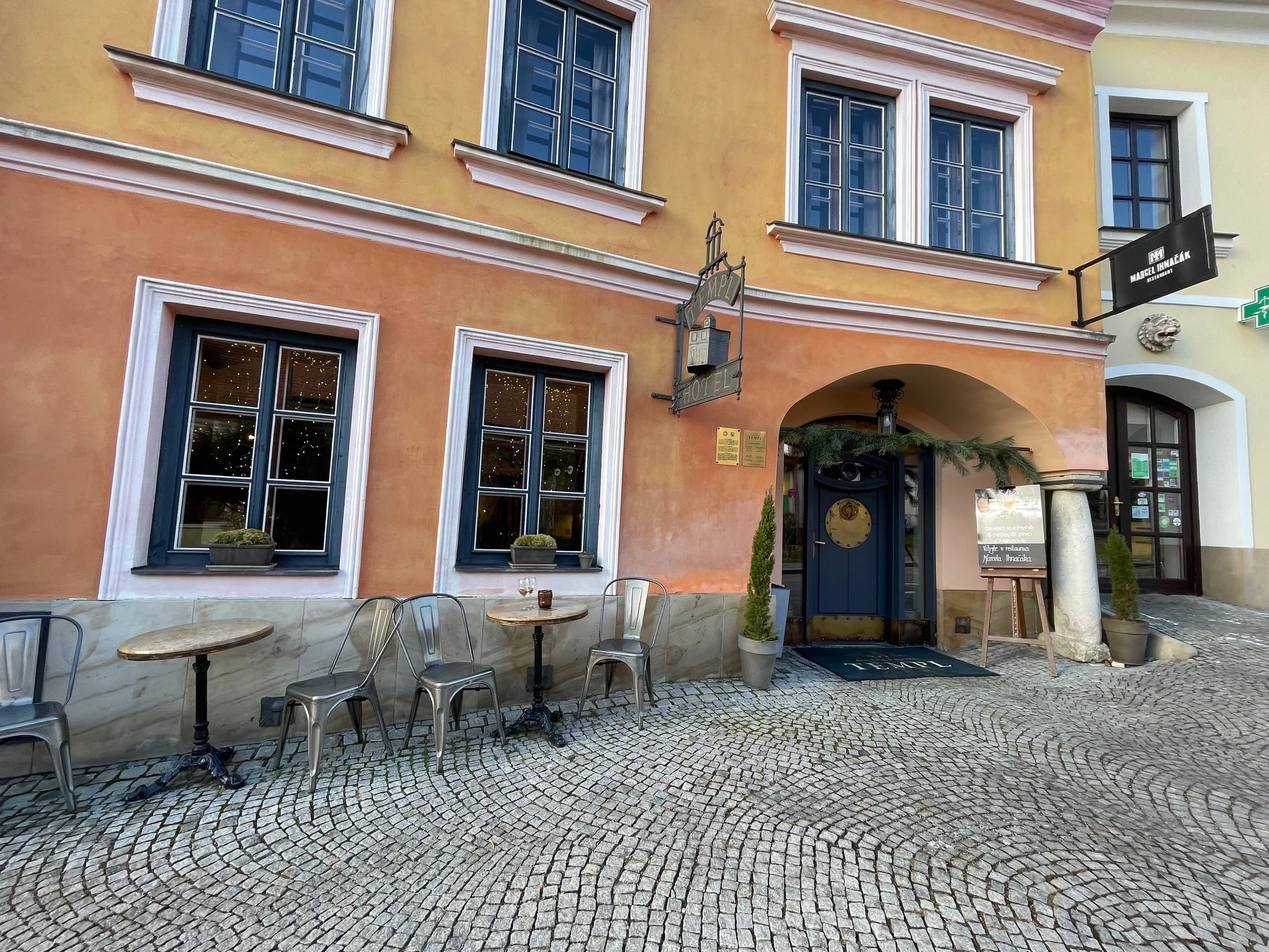 Pobyt v srdci Mikulova v Boutique hotelu Templ: snídaně, degustační menu s vinným párováním i noc zdarma