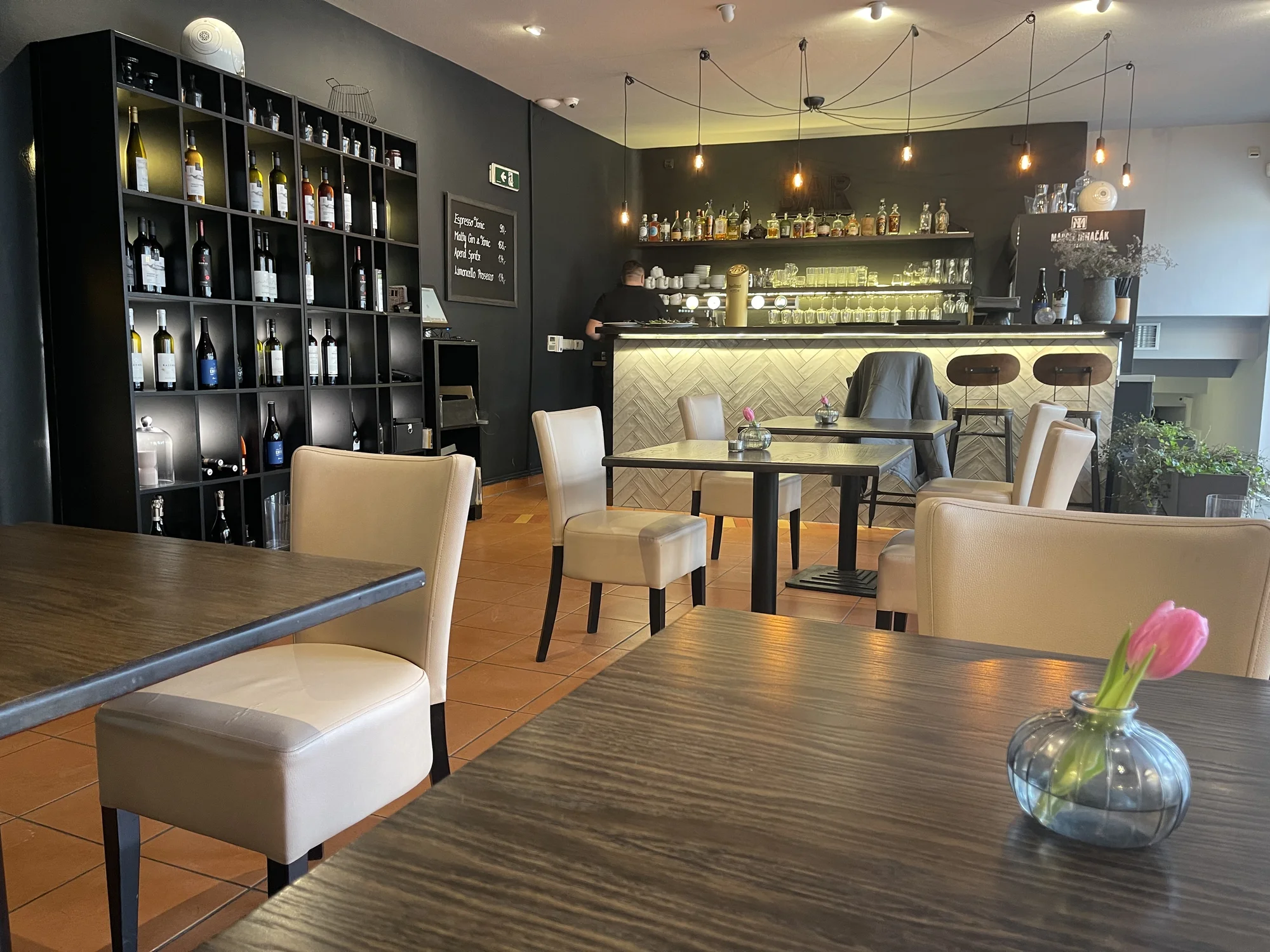 Pobyt v srdci Mikulova v Boutique hotelu Templ: snídaně, degustační menu s vinným párováním i noc zdarma