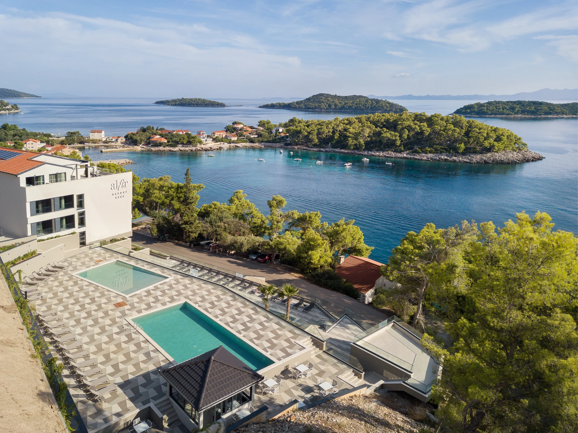 Dovolená na chorvatském ostrově Korčula: nový 4* hotel se snídaní či polopenzí i bazény, až 3 děti zdarma
