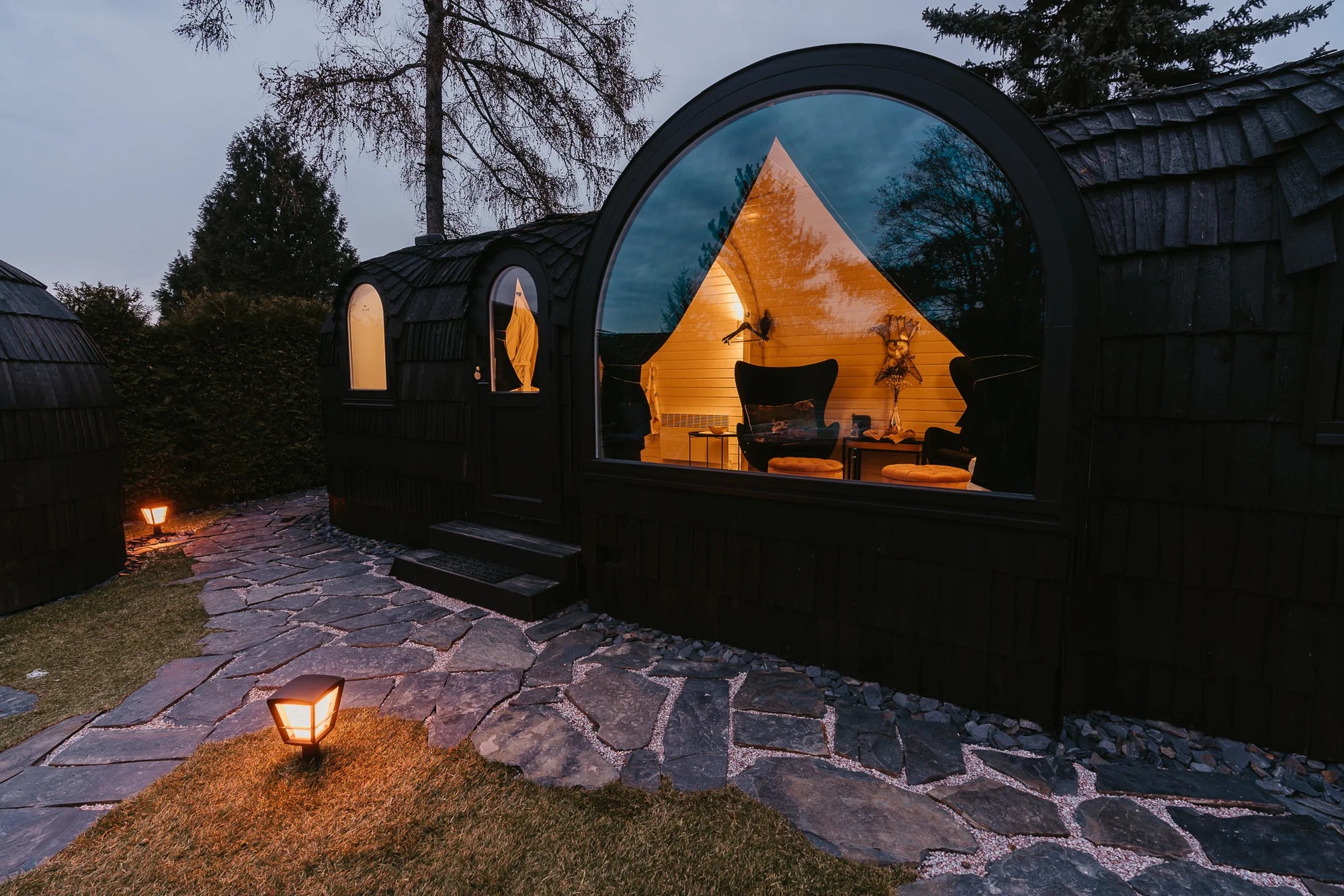 Designové iglú u Plumlovské přehrady: privátní vířivka, sauna a masážní křeslo