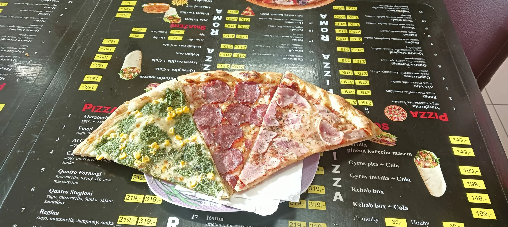 Jeden či osm kousků pizzy dle výběru i smažený sýr v bulce s tatarkou