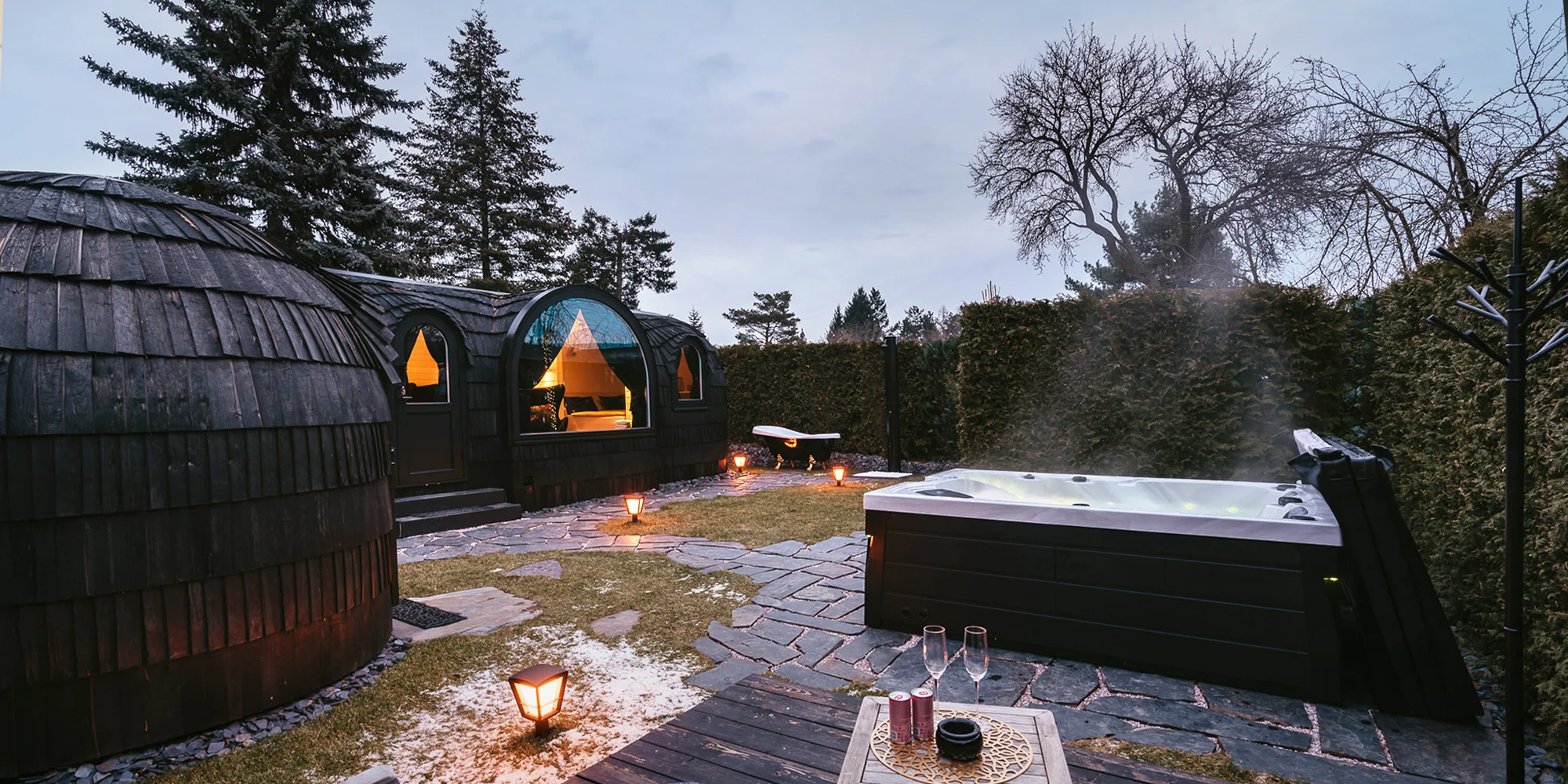 Designové iglú u Plumlovské přehrady: privátní vířivka, sauna a masážní křeslo