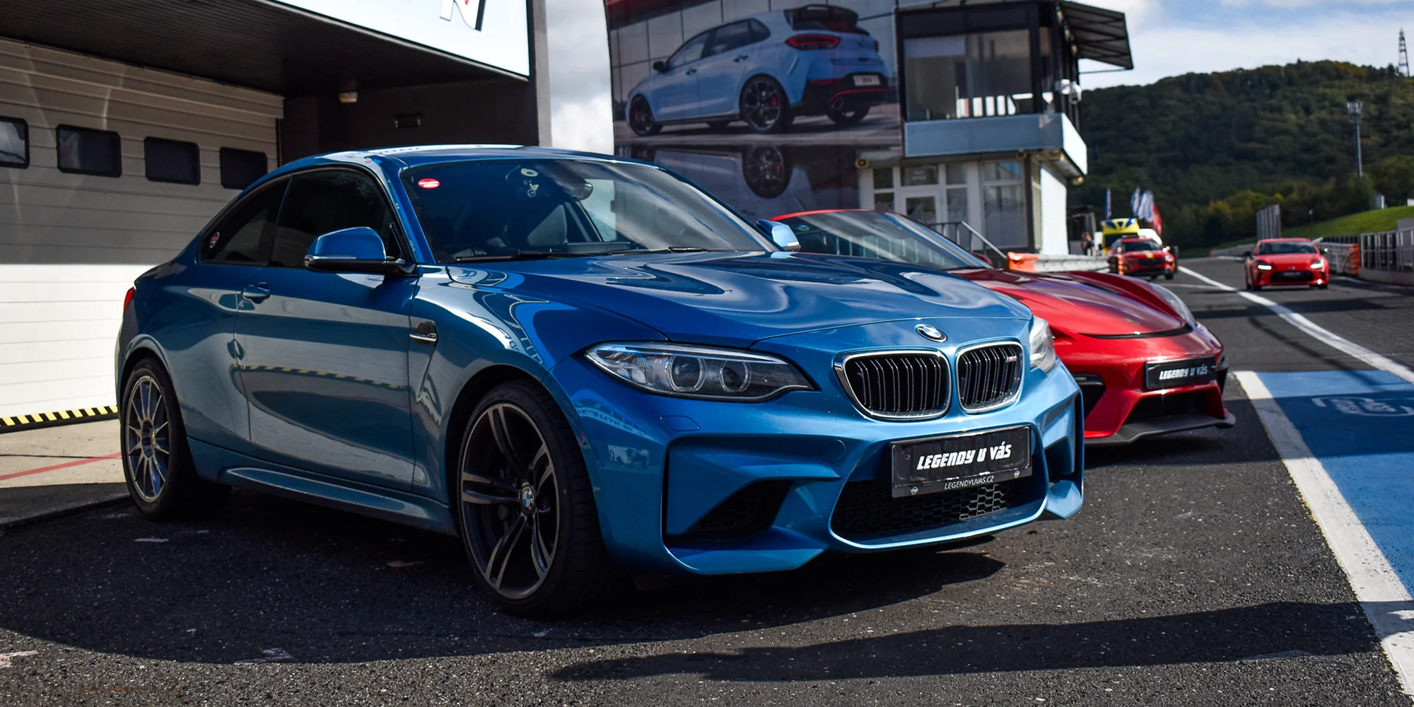20–40 min. parádní jízdy v BMW M2 F87 na okresní silnici jako řidič či spolujezdec