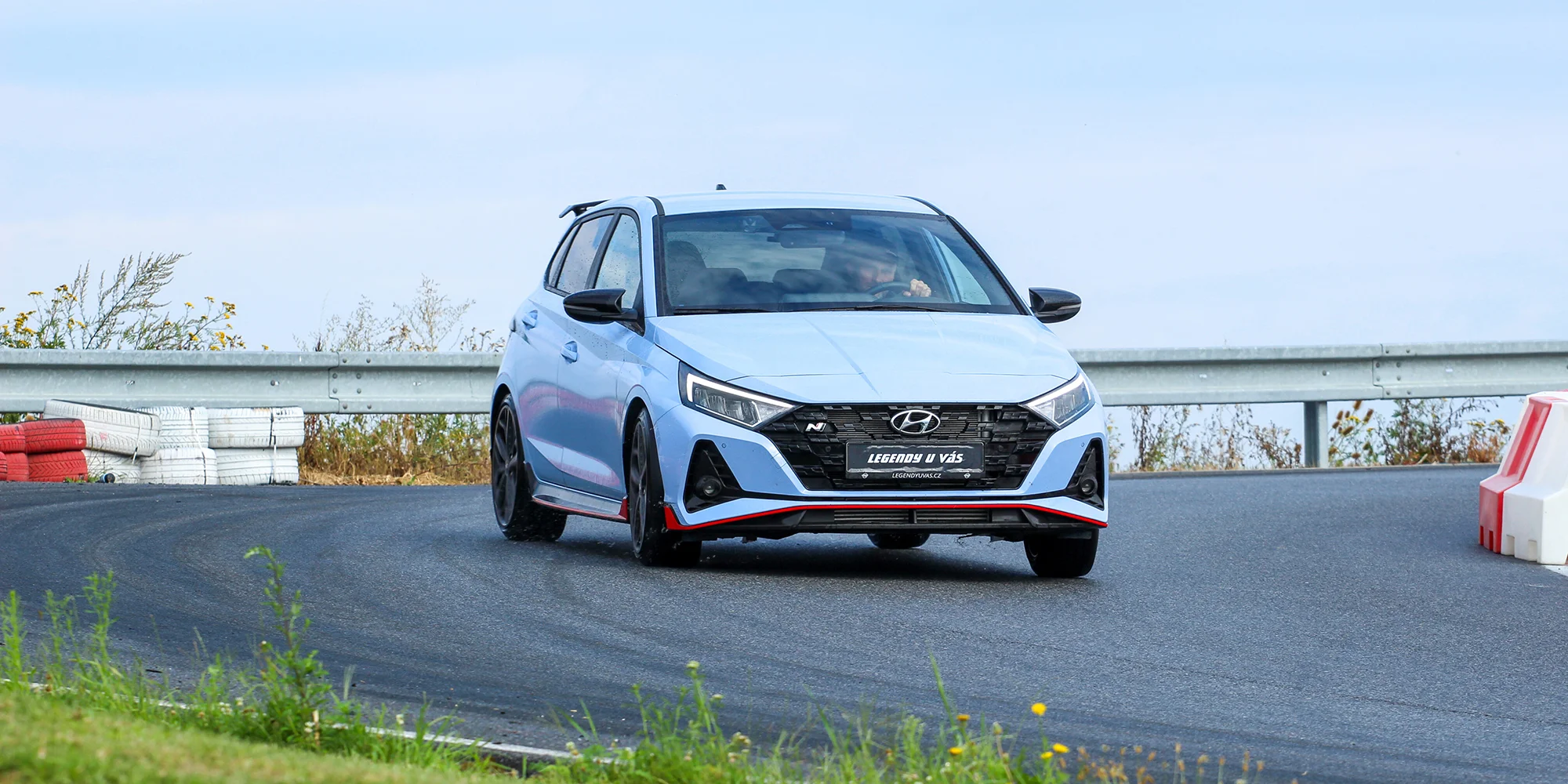 Zážitková jízda ve voze Hyundai i20N: 20–40 min., několik míst po ČR