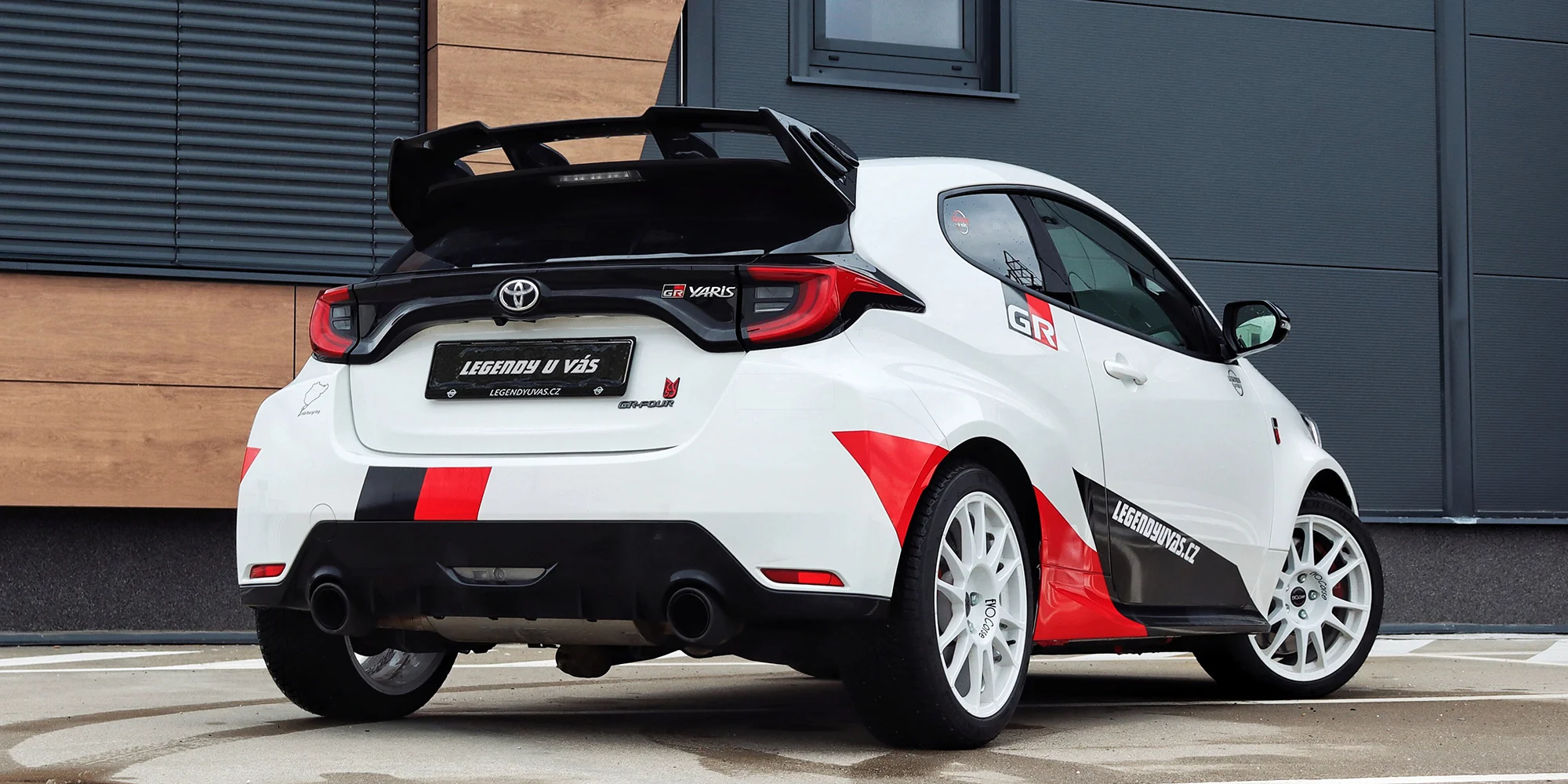 Zážitková jízda v Toyotě GR Yaris na okreskách: 20, 30 nebo 40 min.