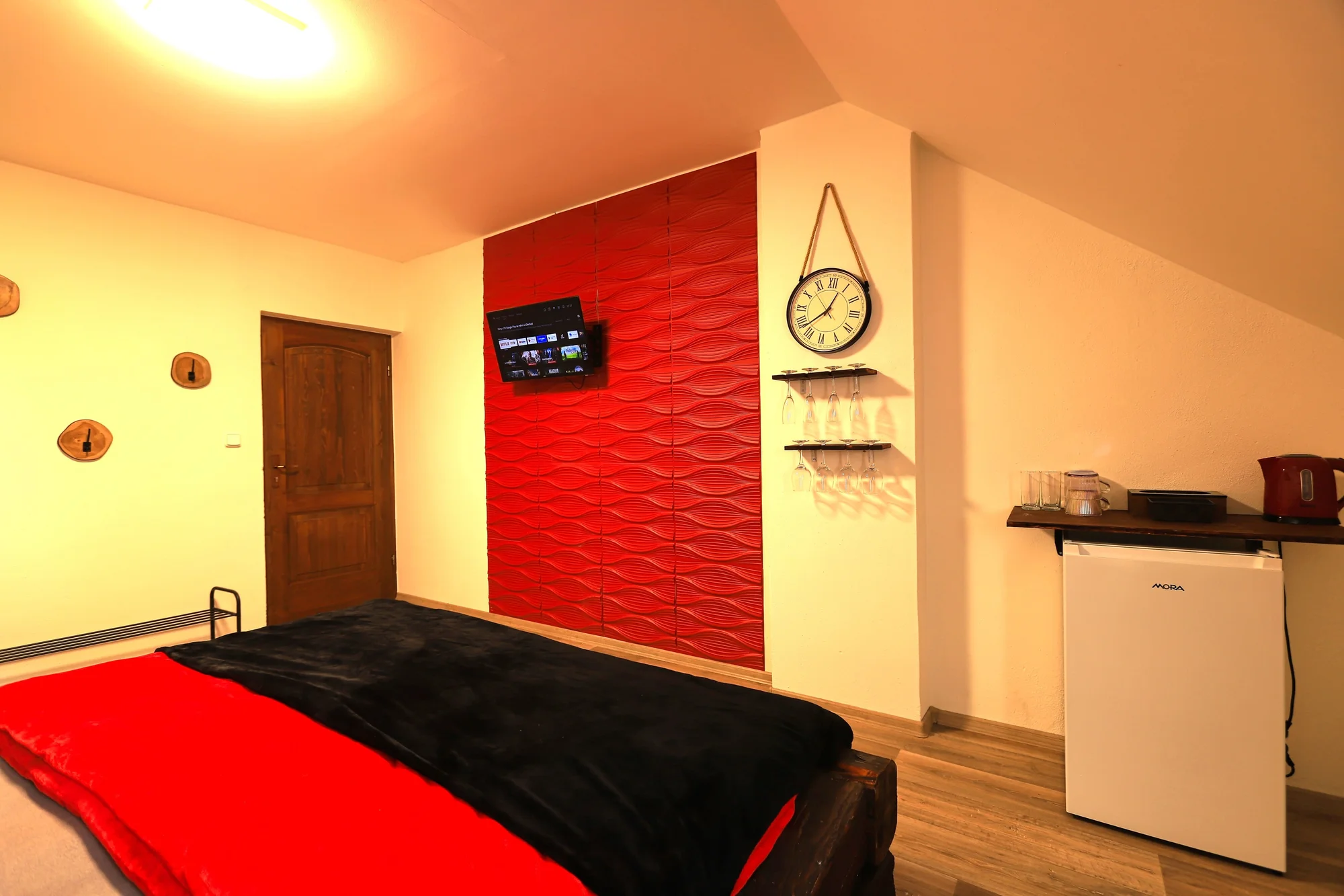 Romantika na jižní Moravě: moderní pokoje s vlastní vířivkou, bazén a sauna