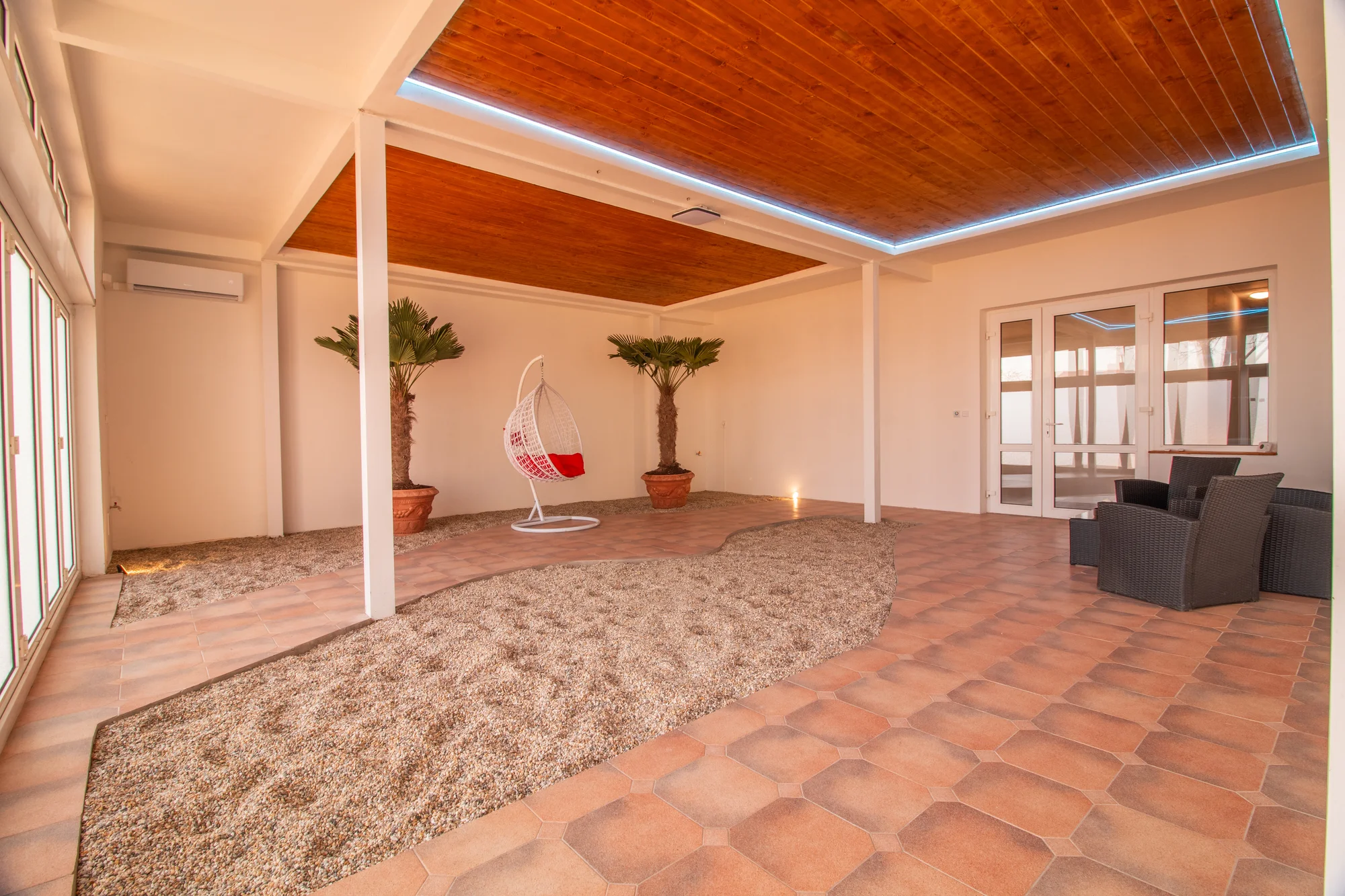 Romantika na jižní Moravě: moderní pokoje s vlastní vířivkou, bazén a sauna