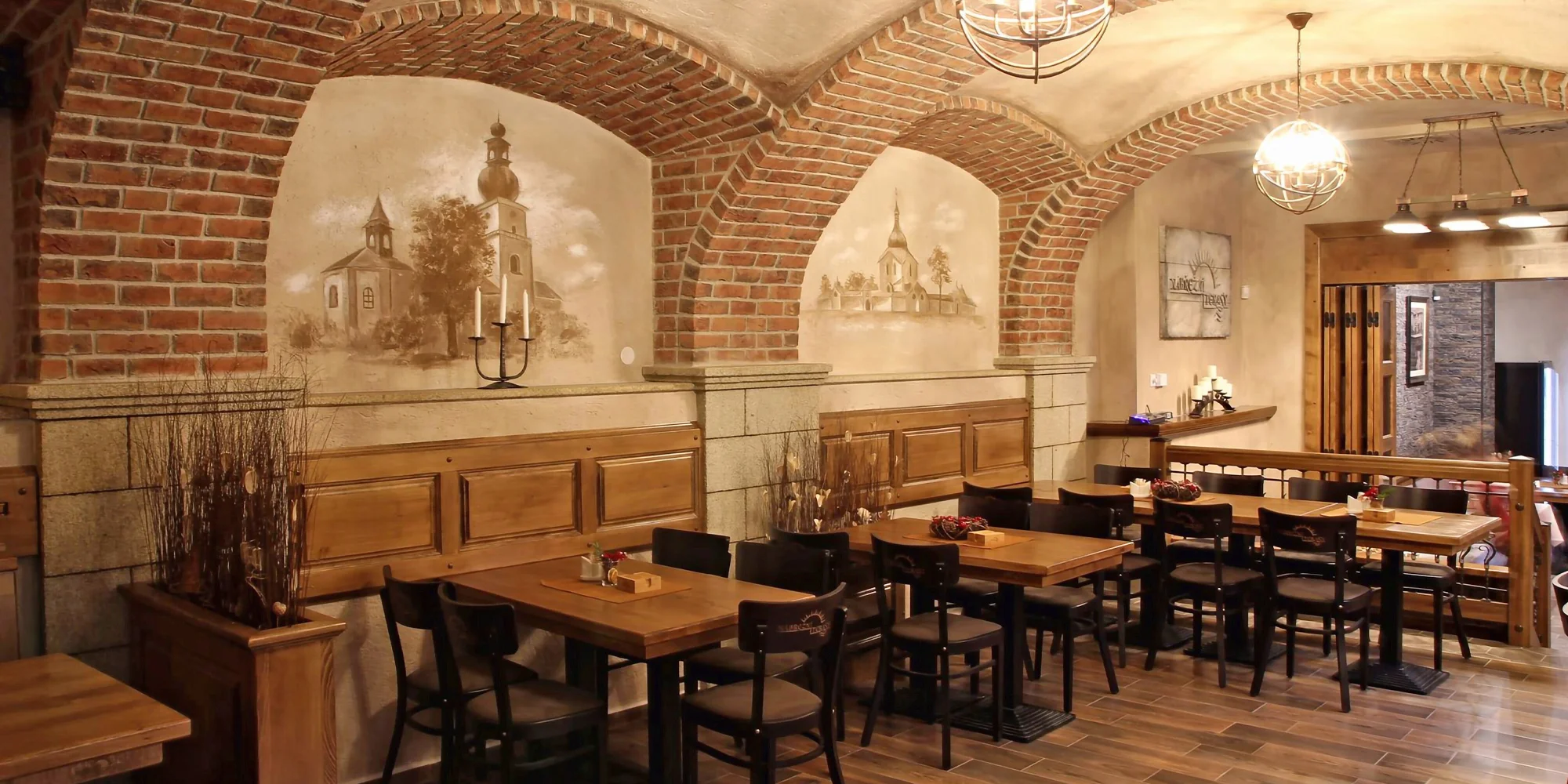 Prkno plné masa včetně příloh i omáček v nádherné restauraci Nábřežní terasy