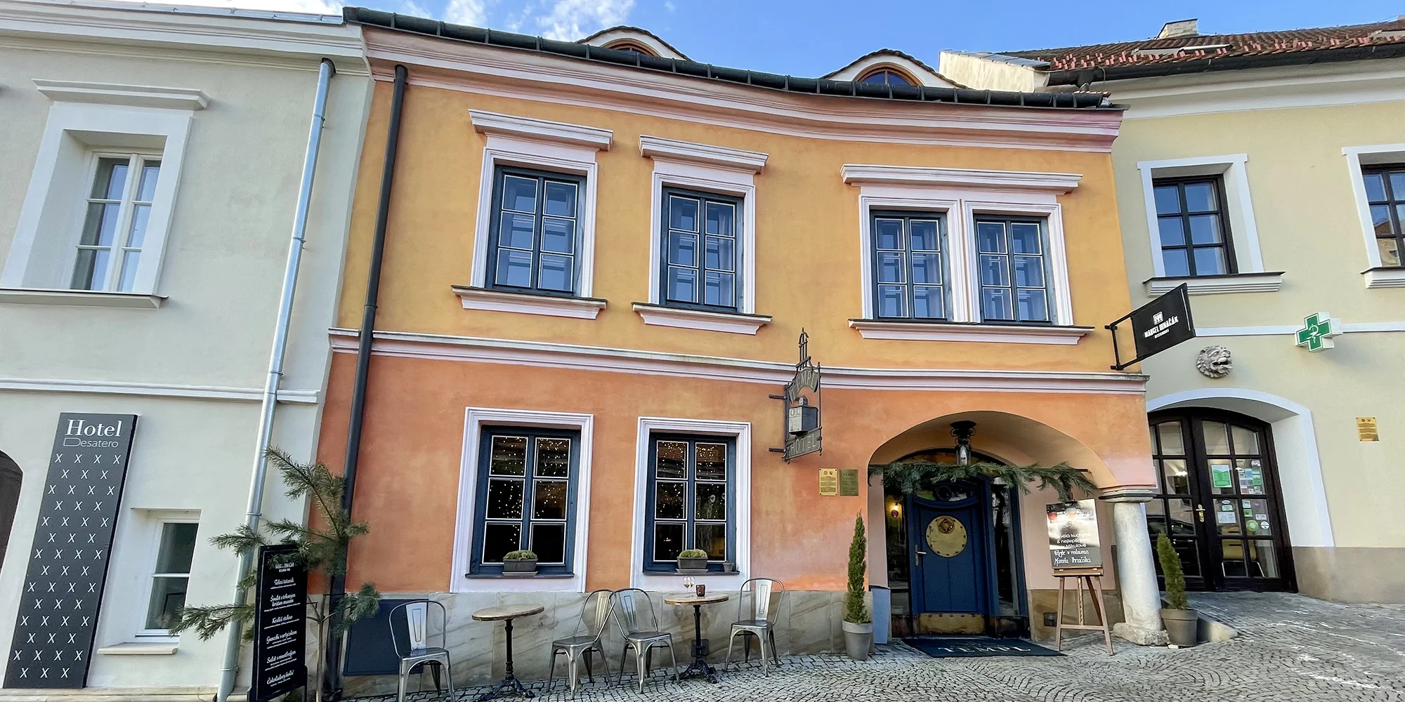 Pobyt v srdci Mikulova v Boutique hotelu Templ: snídaně, degustační menu s vinným párováním i noc zdarma