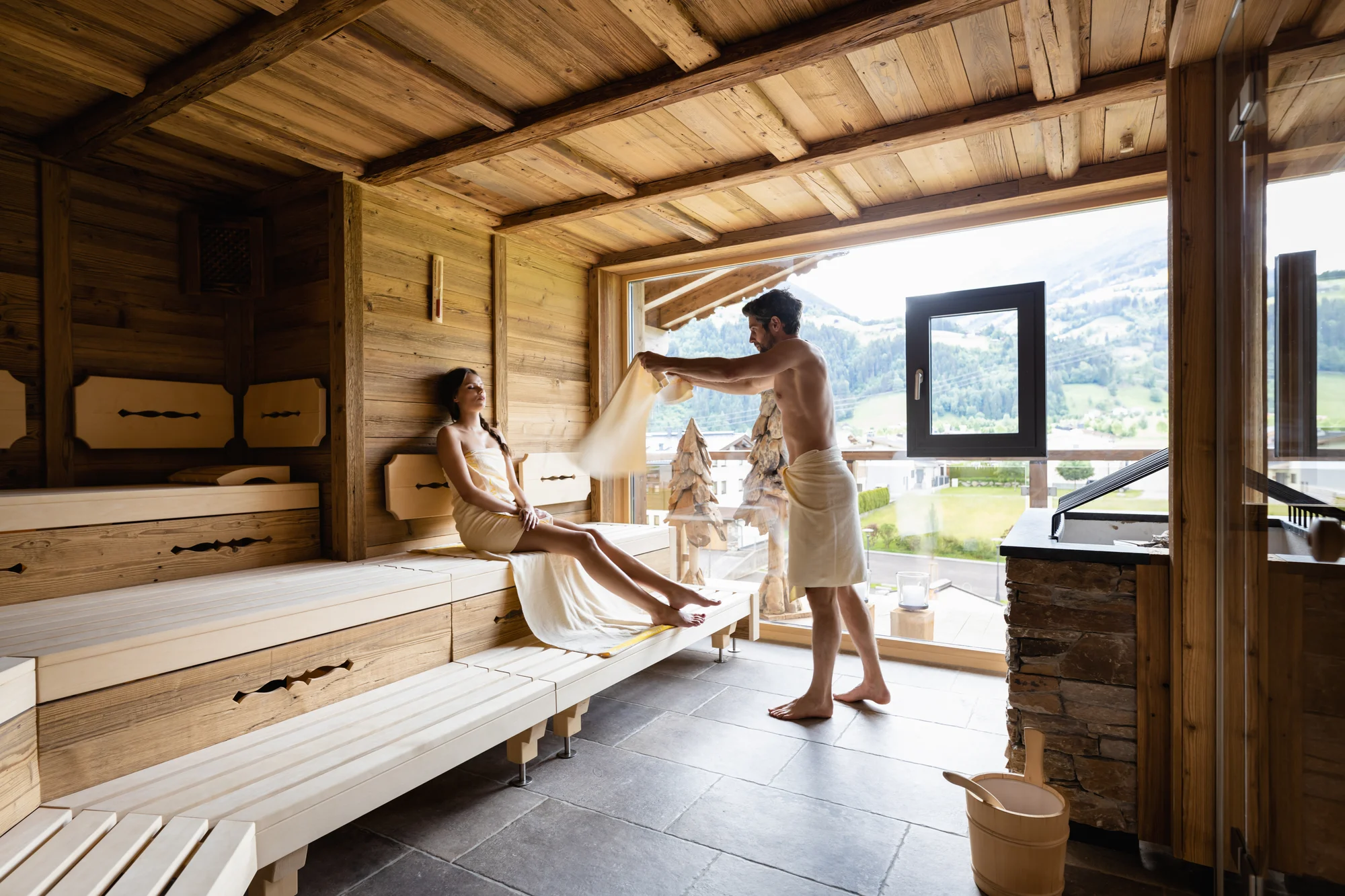 Krásný hotel v Tyrolsku: polopenze plus, neomezený wellness s infinit bazénem a výlety i golf