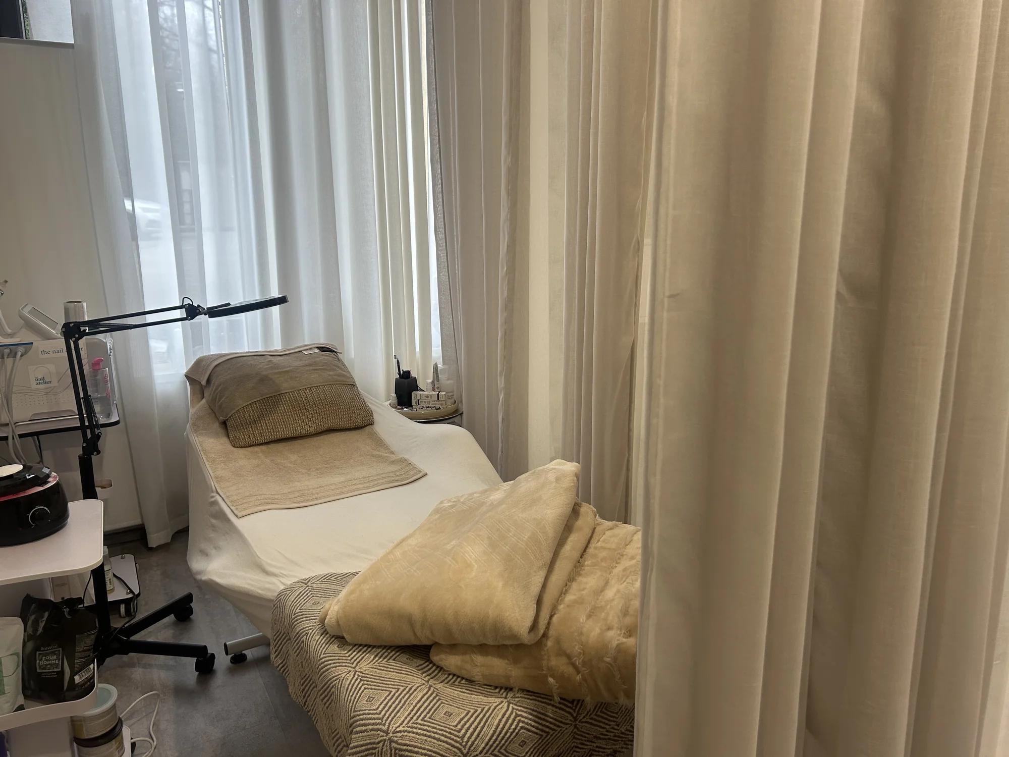 Kosmetické balíčky nejen pro zářivou pleť: hydrodermabraze, depilace i úprava obočí