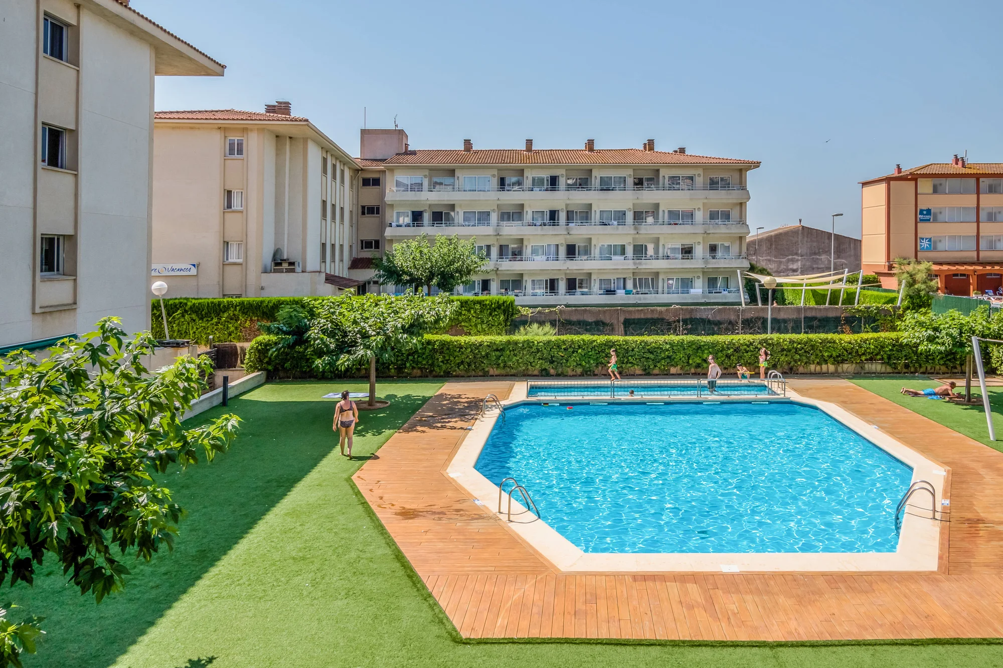 Dovolená ve Španělsku: vybavené apartmány kousek od pláže, vlastní doprava