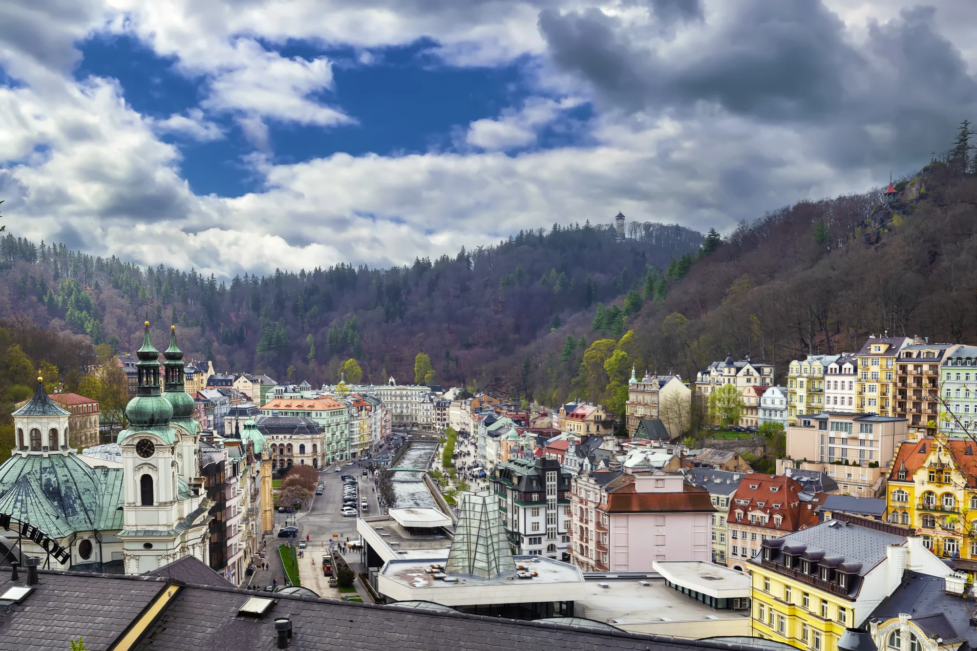 4* pobyt v centru Karlových Varů: ubytování se snídaní, wellness i projížďkou v kočáře