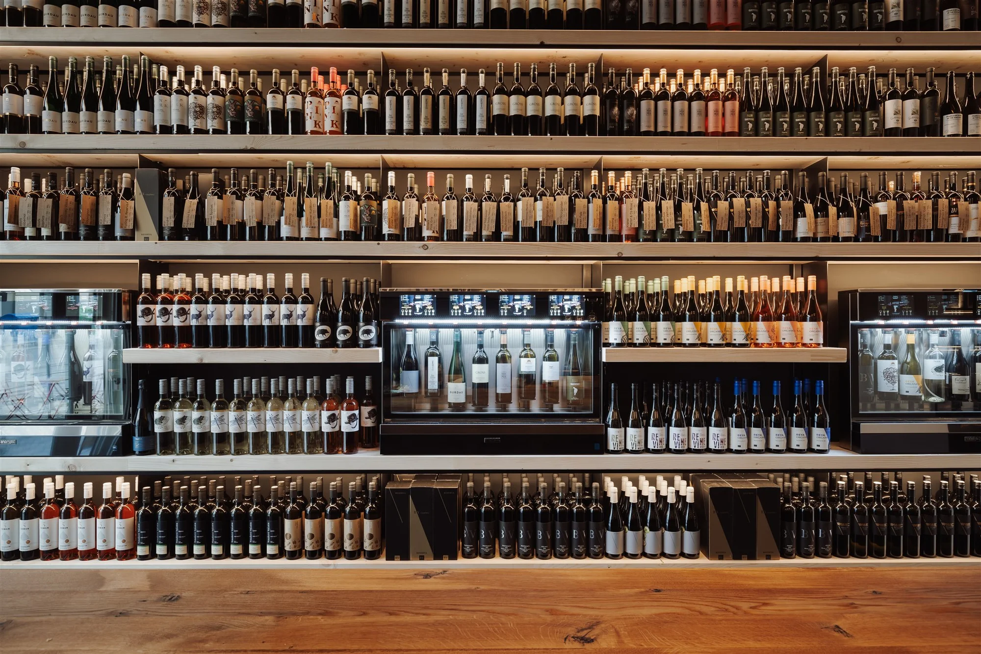 Tapas i degustace vín nebo nabitá karta do winebaru na Vinohradech pro 2 osoby