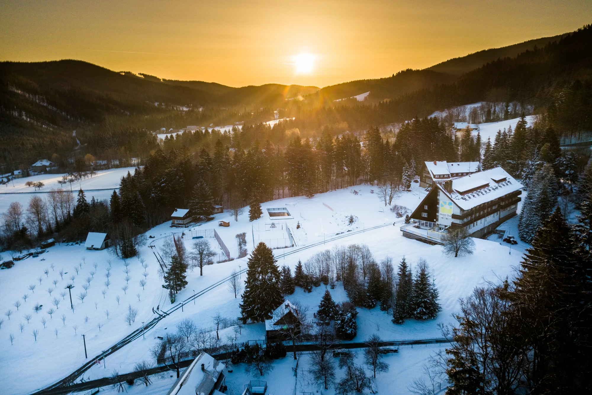 Pobyt v Beskydech v resortu u přehrady: jídlo, neomezený wellness s bazénem a bohaté vyžití