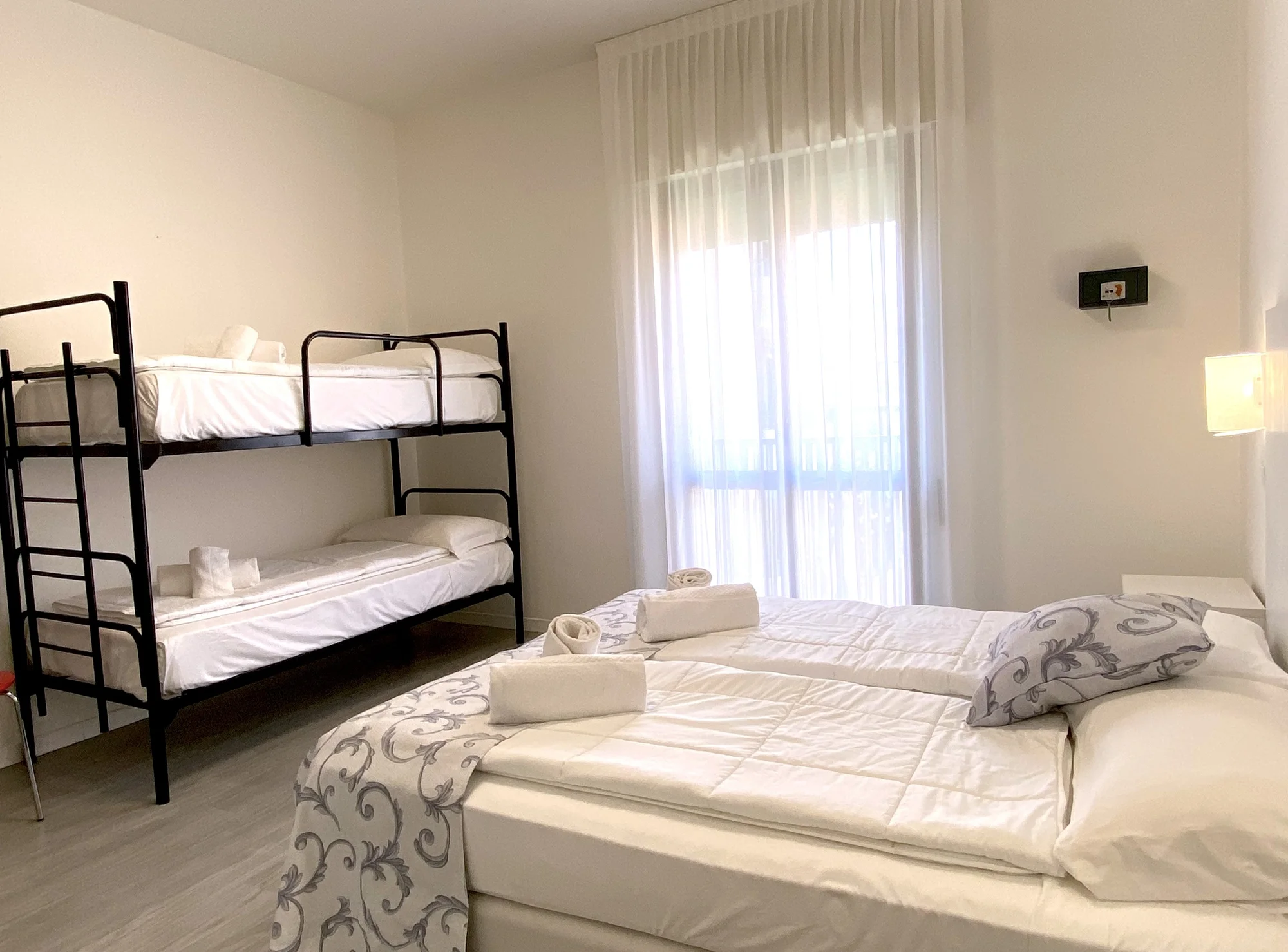 Dovolená v Itálii: 3* hotel v Caorle přímo u pláže se snídaní i plážový servis