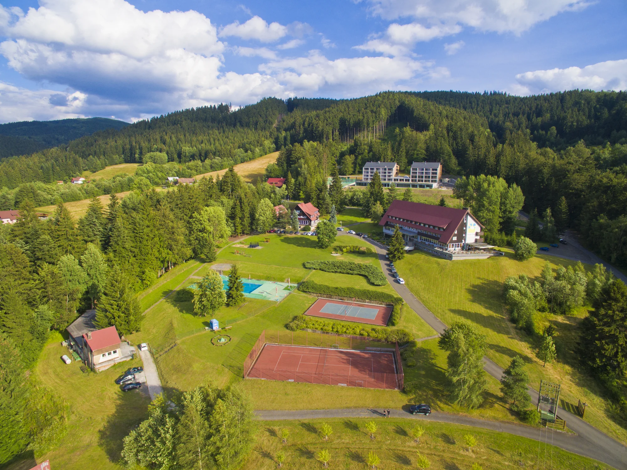 Pobyt v Beskydech v resortu u přehrady: jídlo, neomezený wellness s bazénem a bohaté vyžití