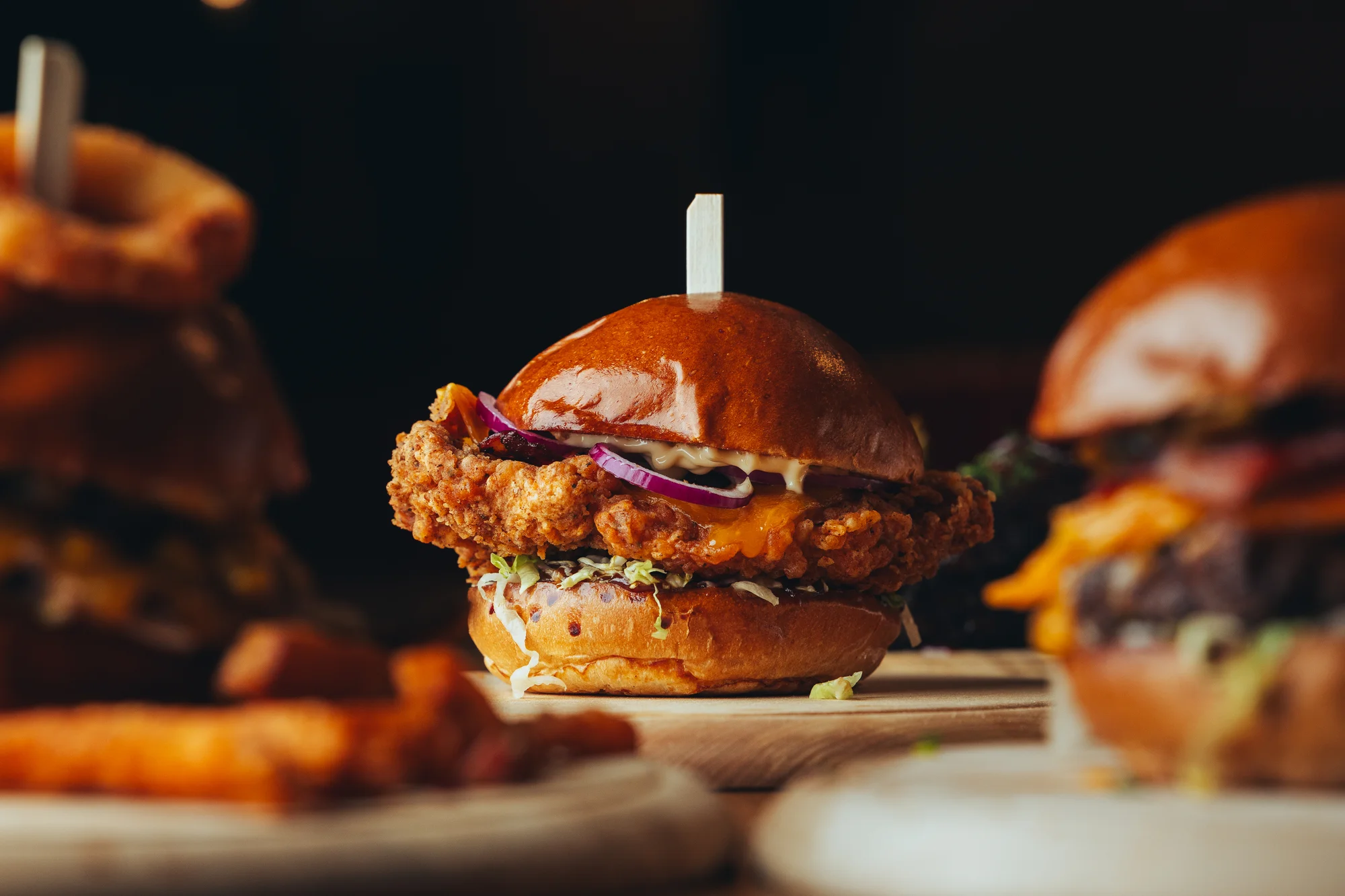 Burger výběrem z 6 druhů i s masem wagyu, hranolky, dip a pivo pro 1 nebo 2 osoby