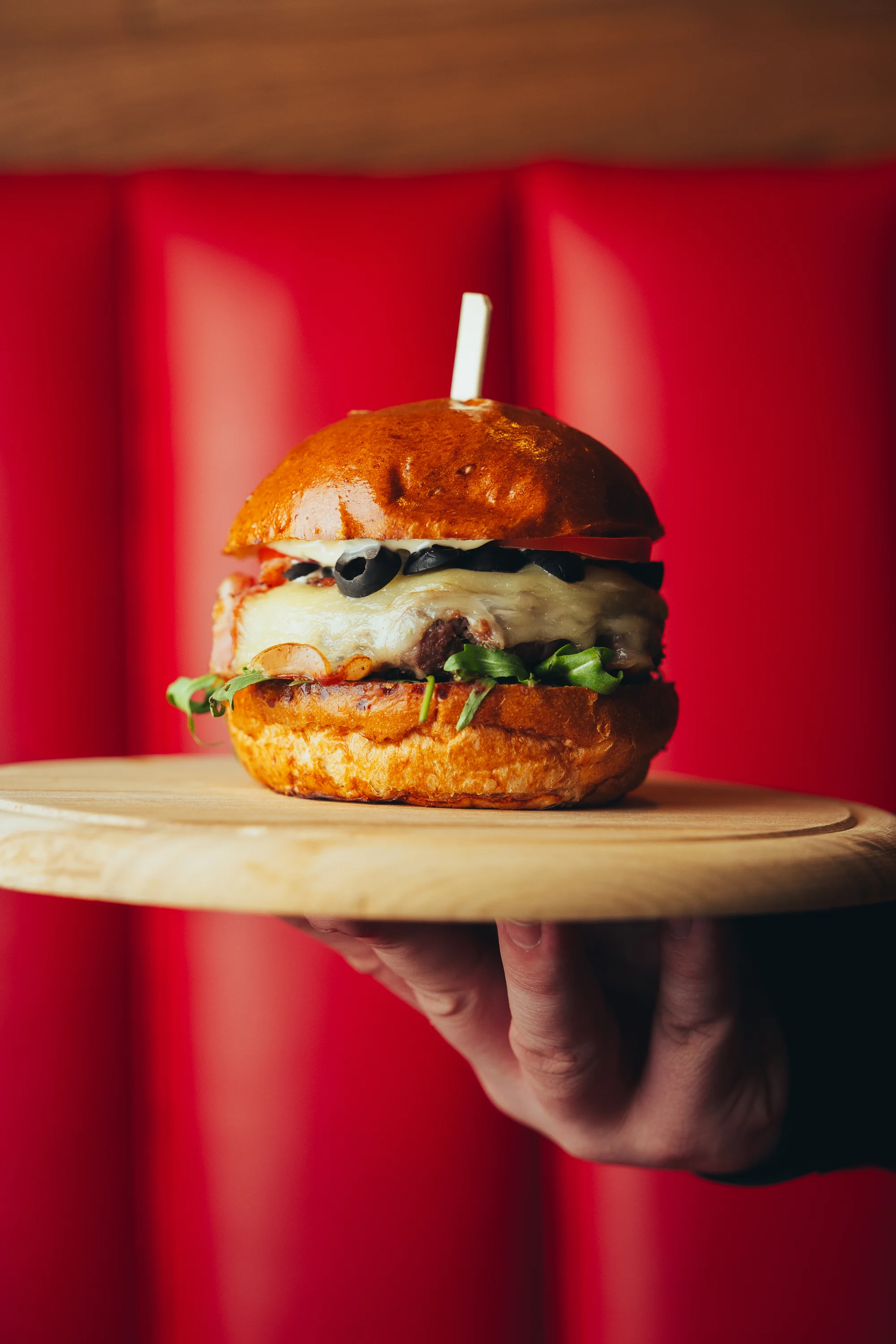 Burger výběrem z 6 druhů i s masem wagyu, hranolky, dip a pivo pro 1 nebo 2 osoby