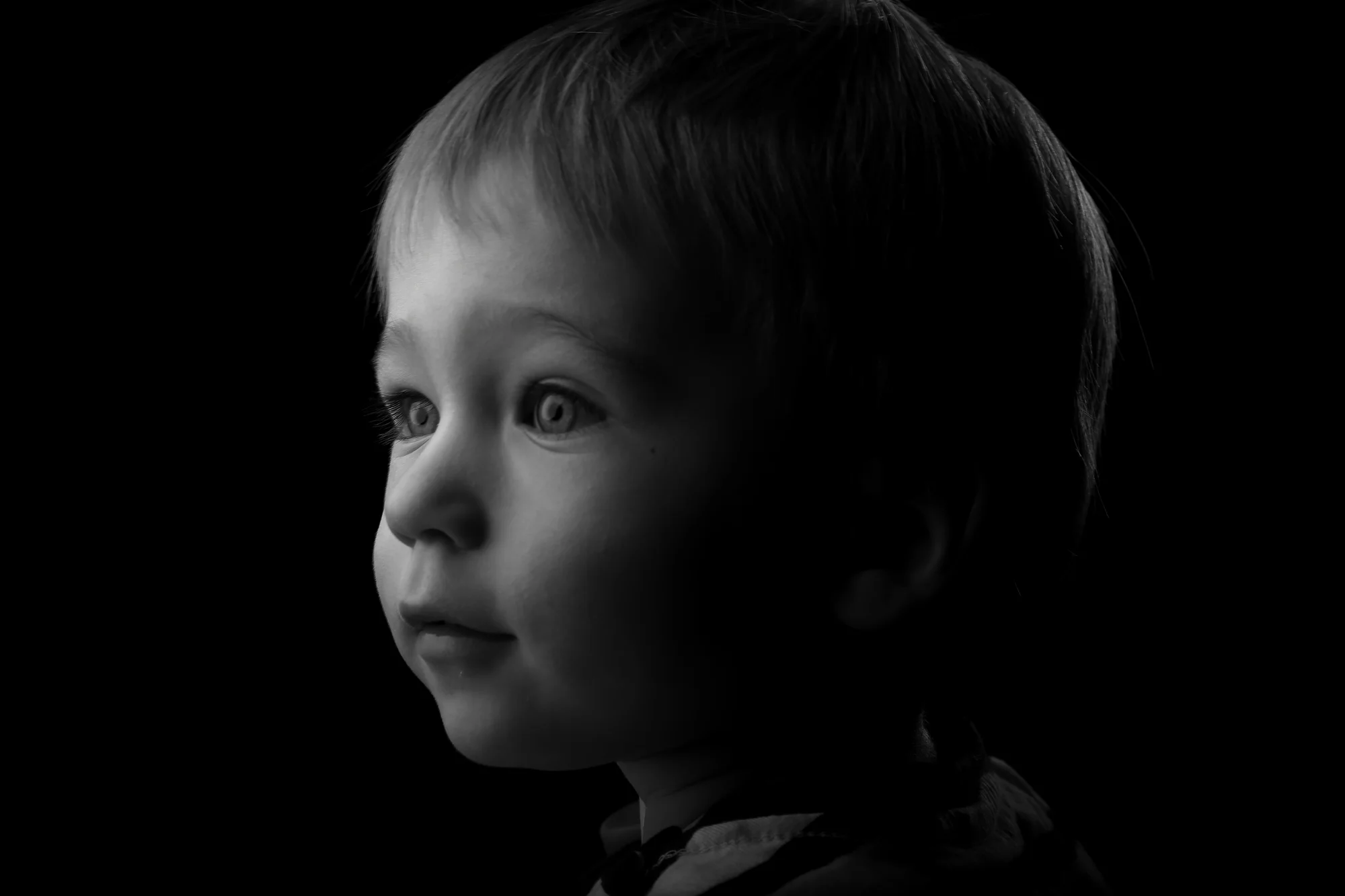 Profesionální focení v ateliéru s italským fotografem v délce 30, 60 či 90 minut i se službami vizážistky