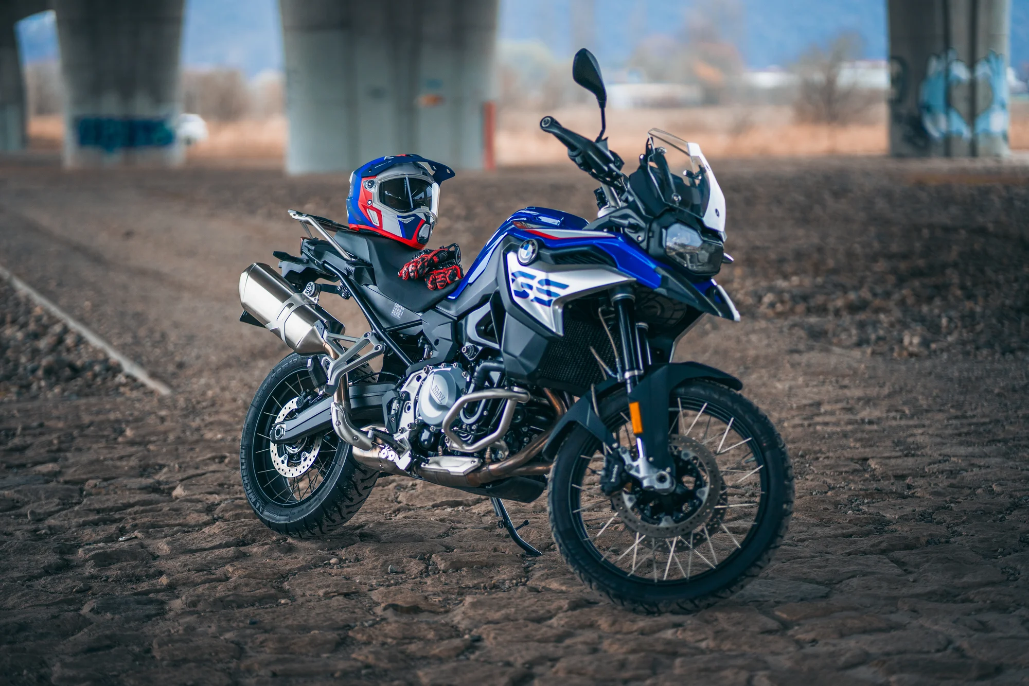 Pronájem motorky BMW na 1 den nebo celý týden i s možností příslušenství