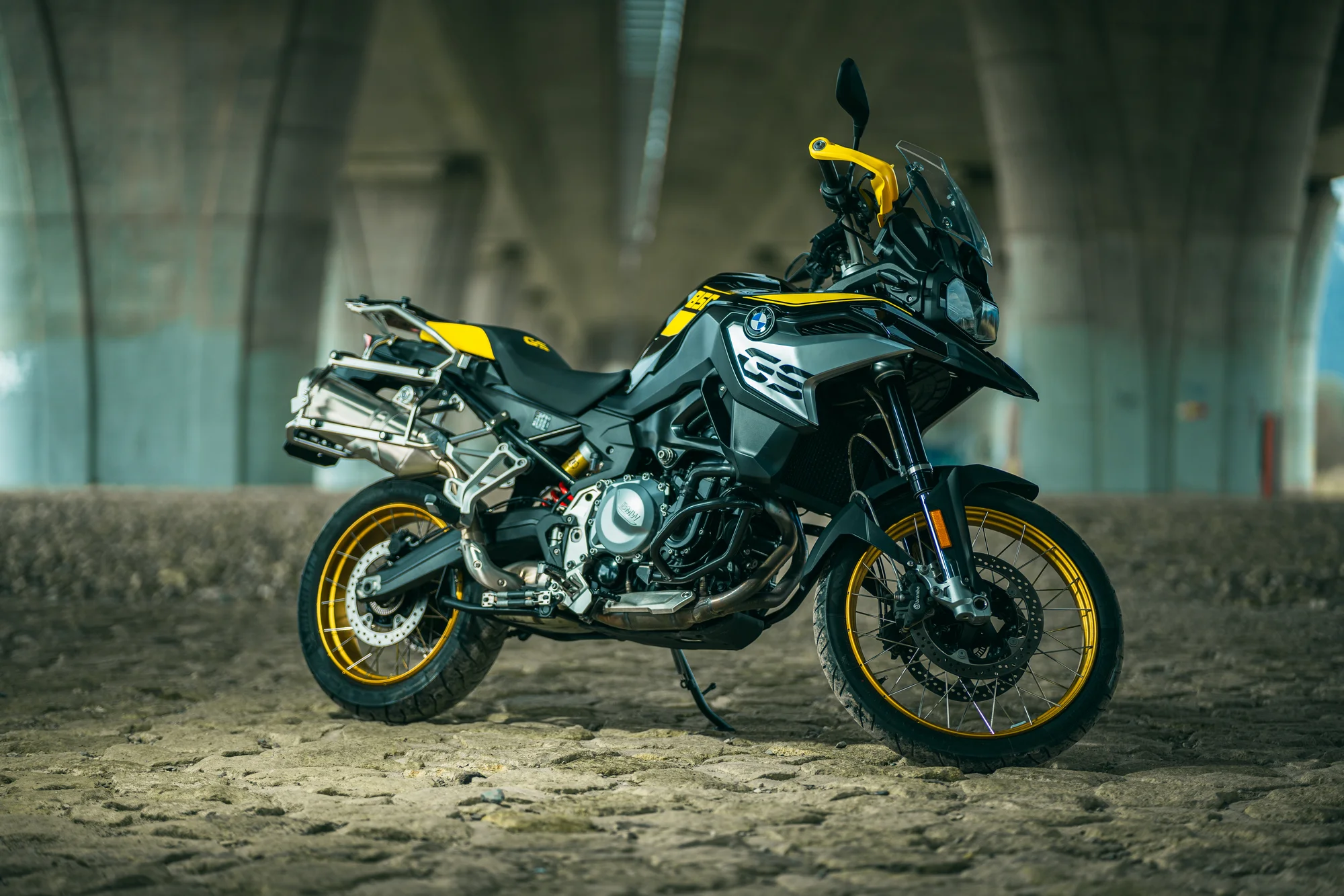 Pronájem motorky BMW na 1 den nebo celý týden i s možností příslušenství