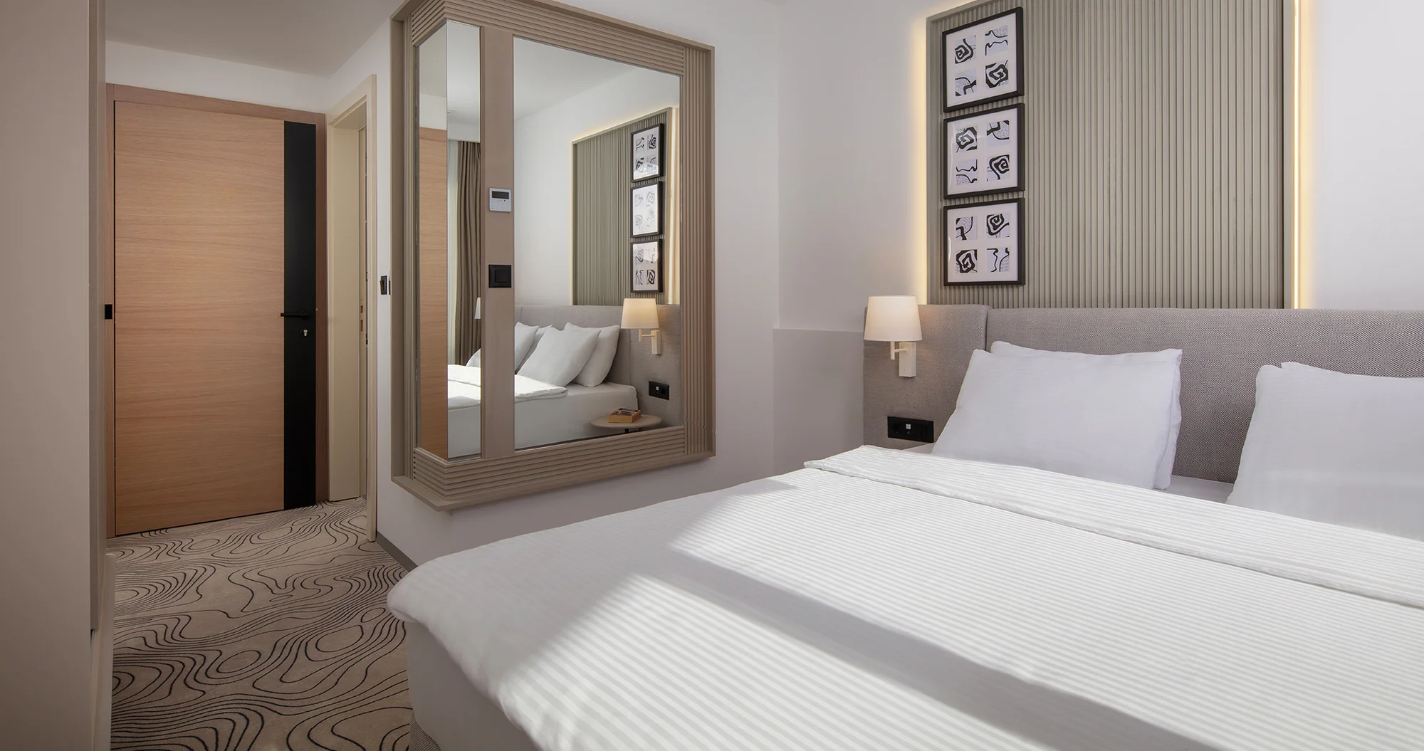 Dalmácie pro dva i rodinu: 4* hotel u moře, bohaté snídaně a večeře, neomezeně bazén