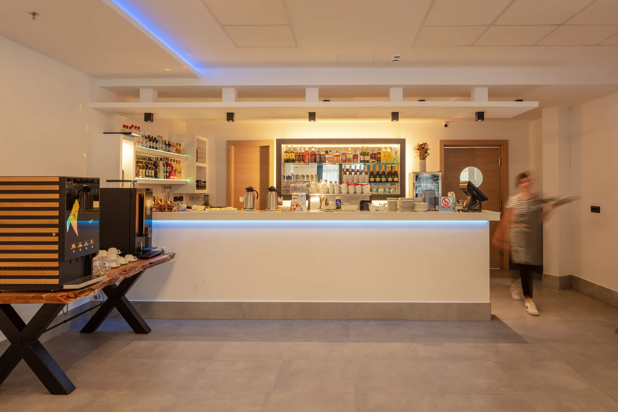 Dalmácie pro dva i rodinu: 4* hotel u moře, bohaté snídaně a večeře, neomezeně bazén