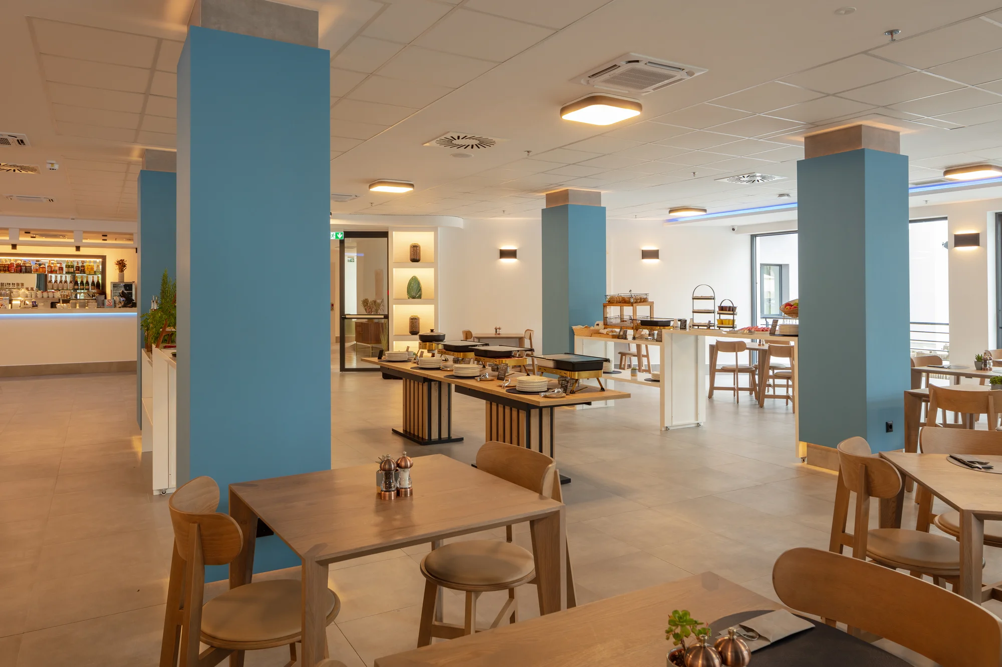 Dalmácie pro dva i rodinu: 4* hotel u moře, bohaté snídaně a večeře, neomezeně bazén