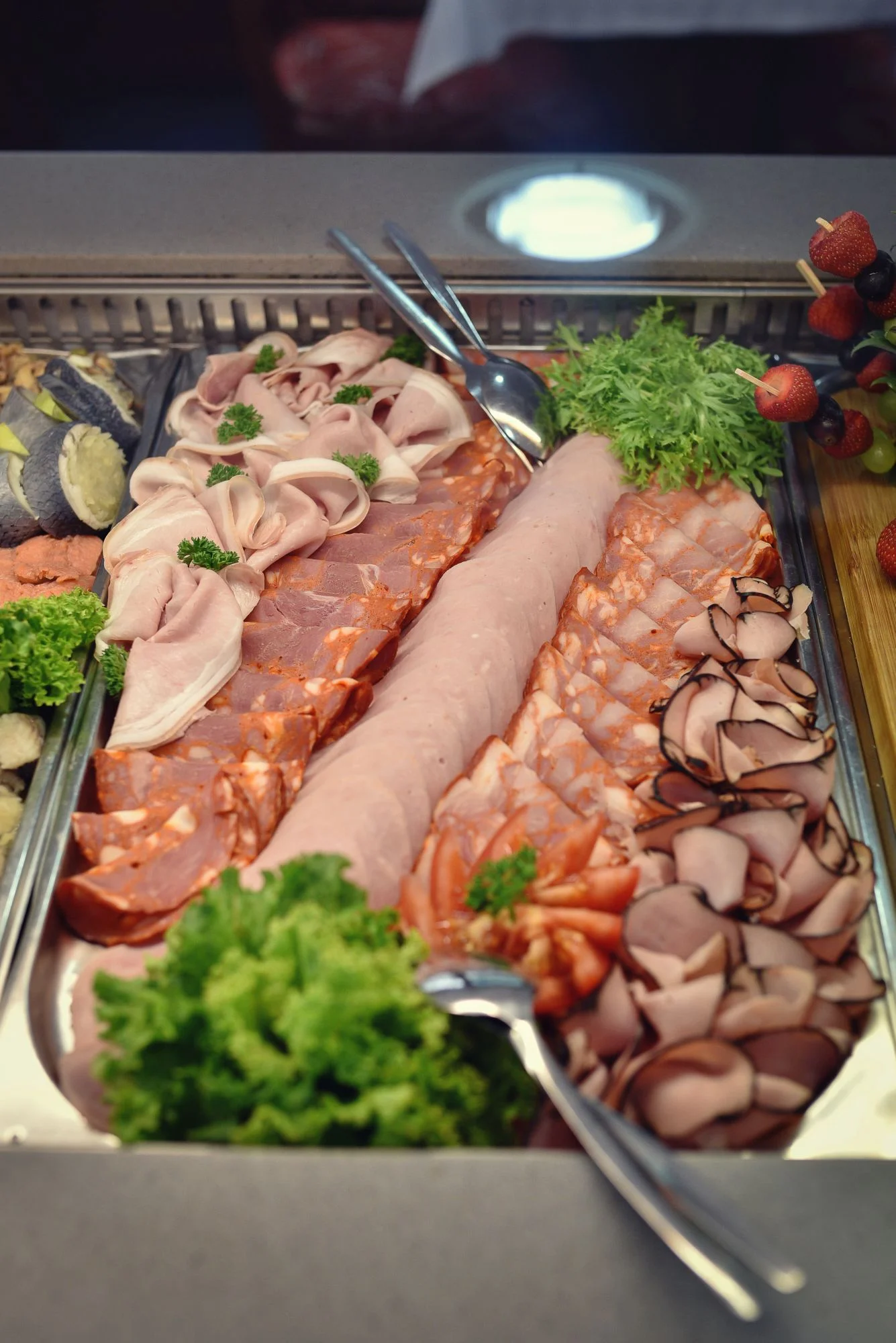 2hod. plavba po Vltavě s rautem all you can eat pro děti i dospělé