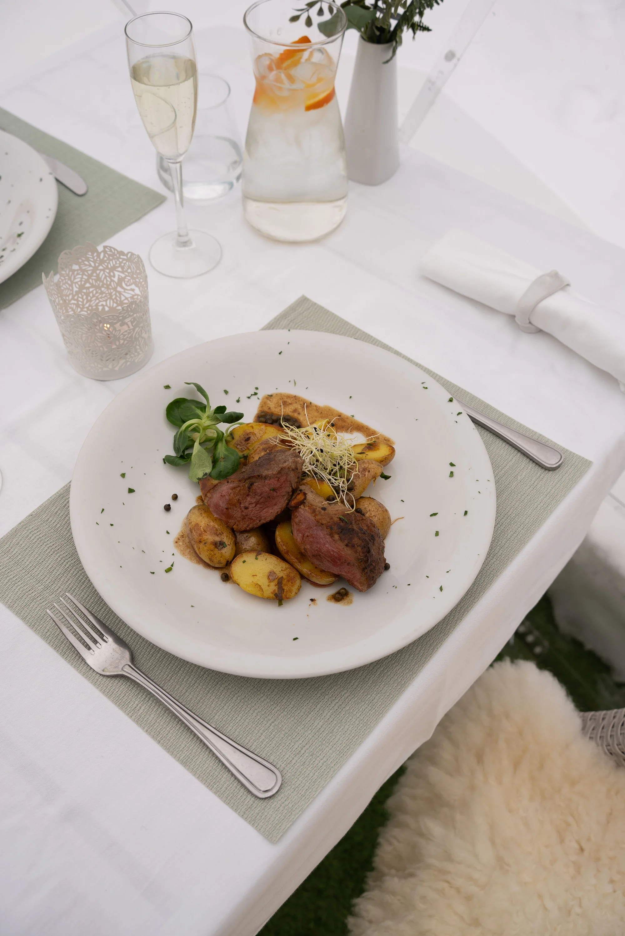 Čtyřchodové menu ve venkovním iglú u Hasištejnu pro 2 či 4 osoby