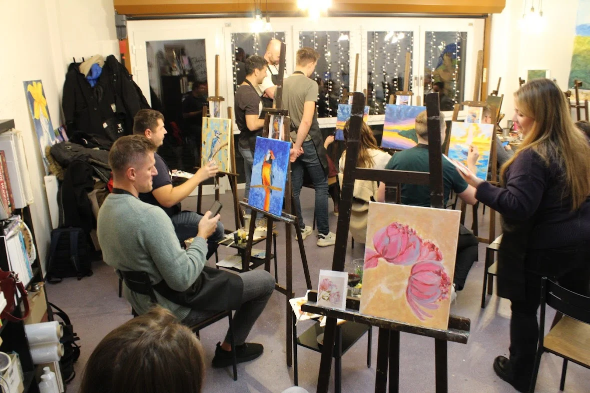 Tříhodinový workshop malování akrylem s možností použití plátkového zlata i stříbra vč. pomůcek