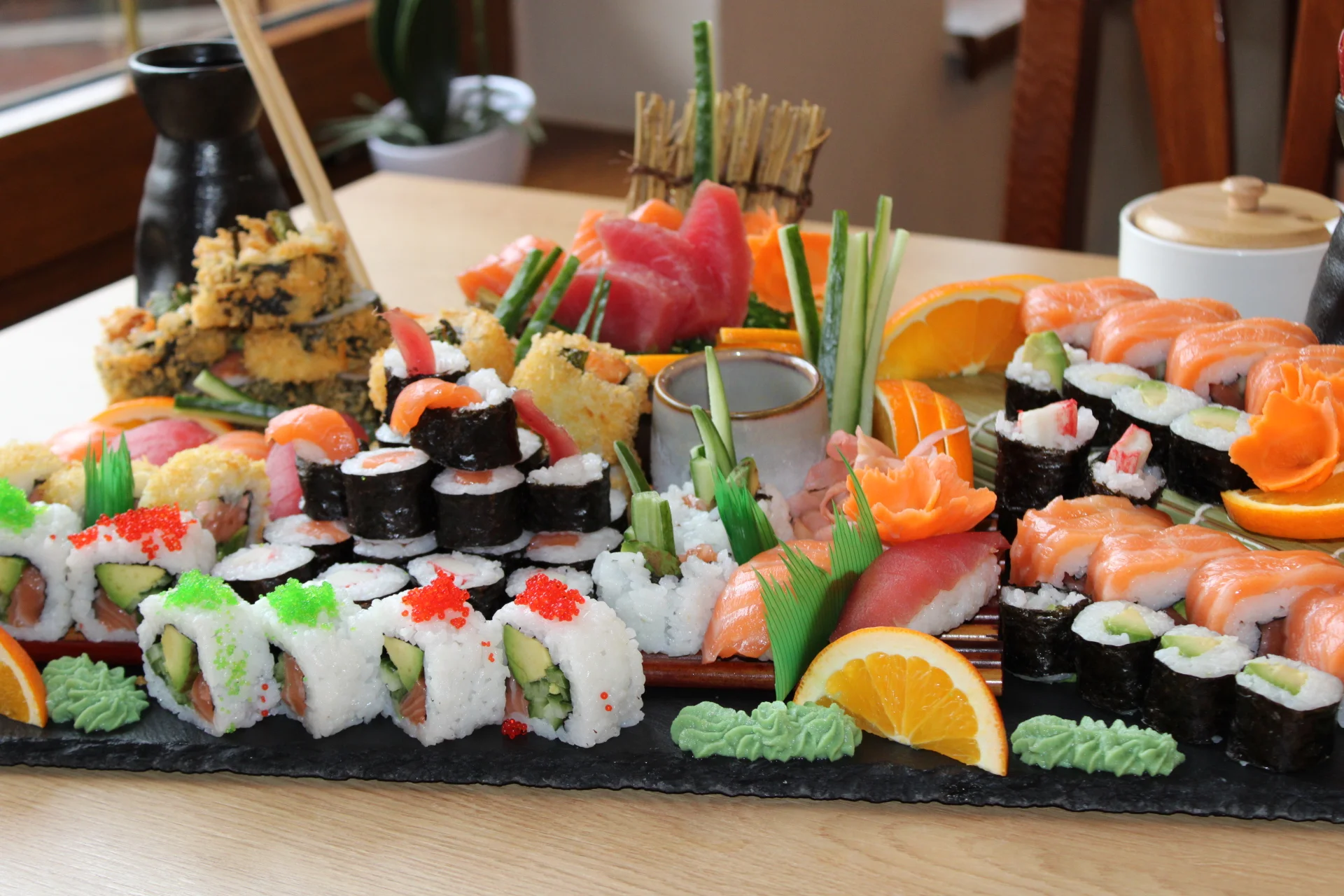 Otevřené vouchery do nové asijské restaurace a sushi baru v Pardubicích: 300-1000 Kč