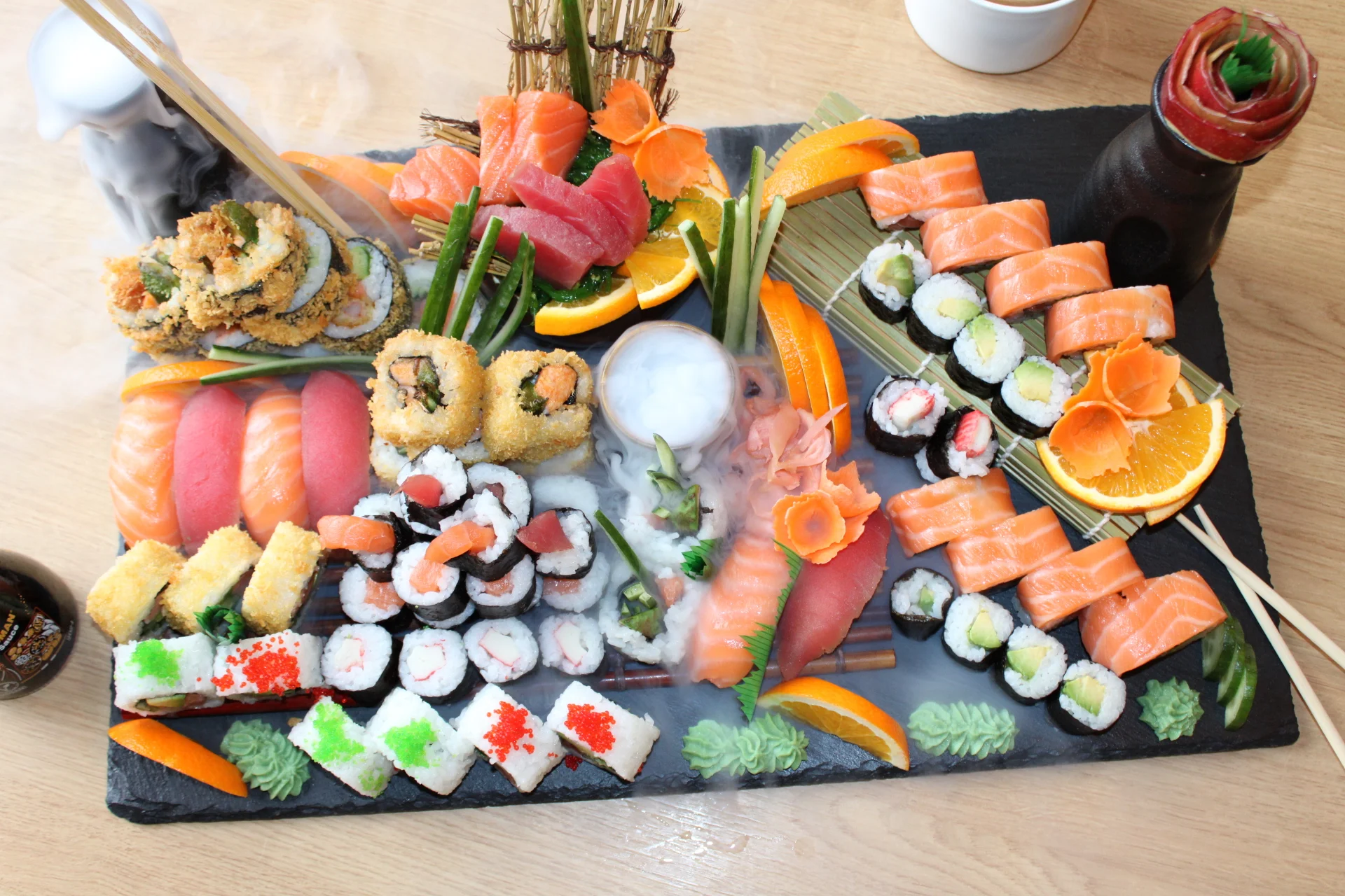 Sushi sety v nové asijské restauraci: 38–76 ks, losos, tuňák, avokádo i smažené krevety